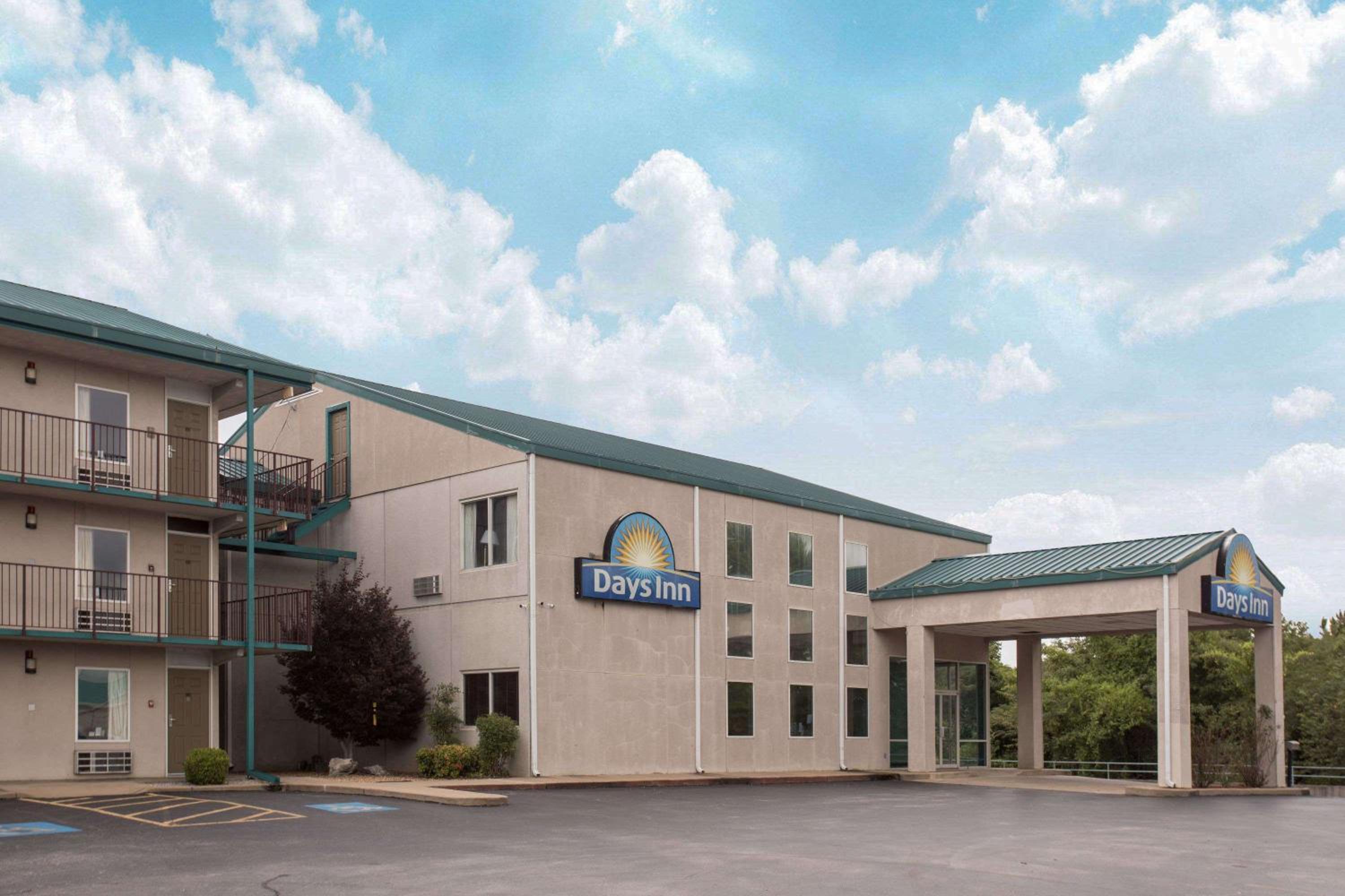 Harrison Vacations - Days Inn by Wyndham Harrison - Property Image 3