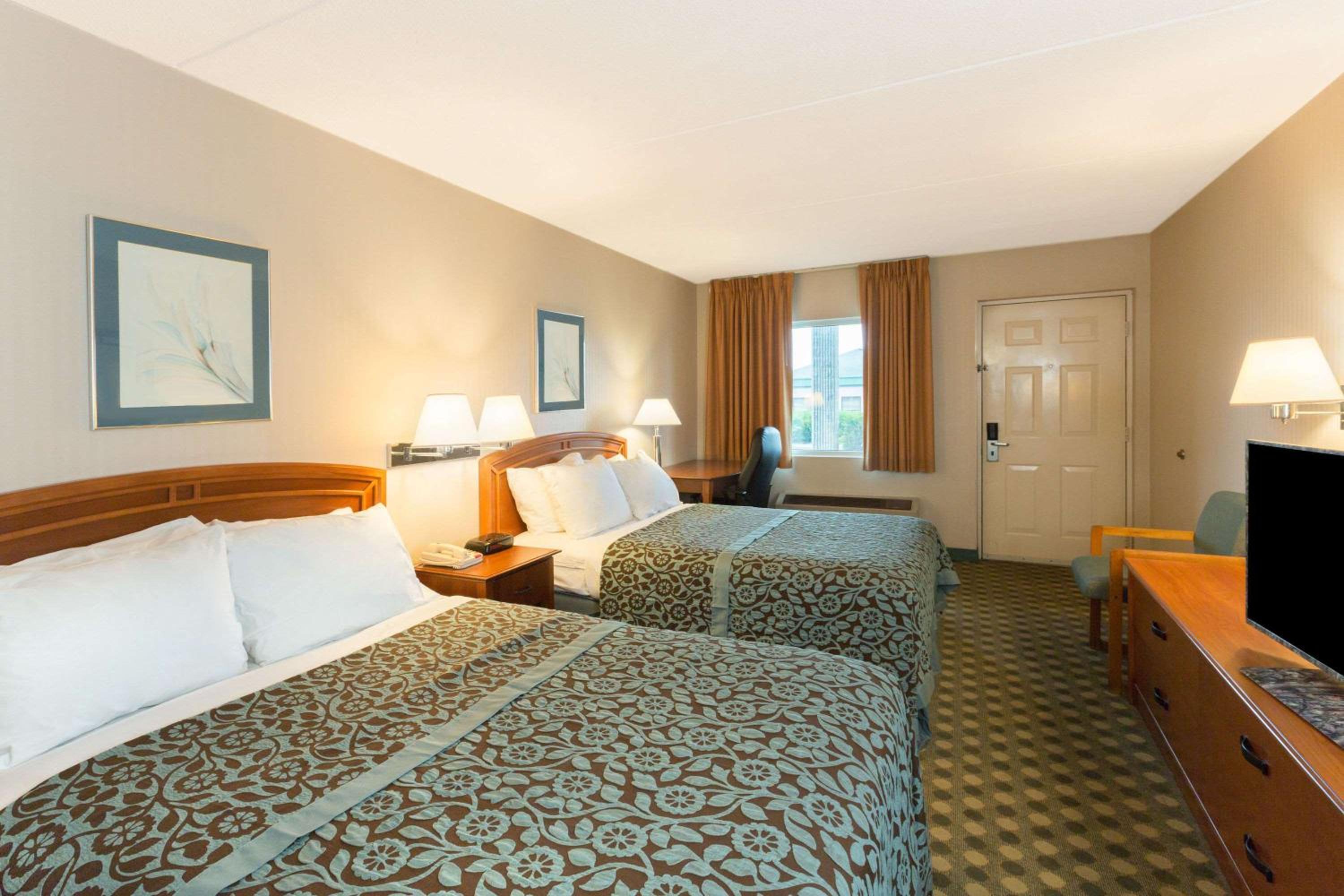 Richmond Vacations - Days Inn by Wyndham Richmond - Property Image 31