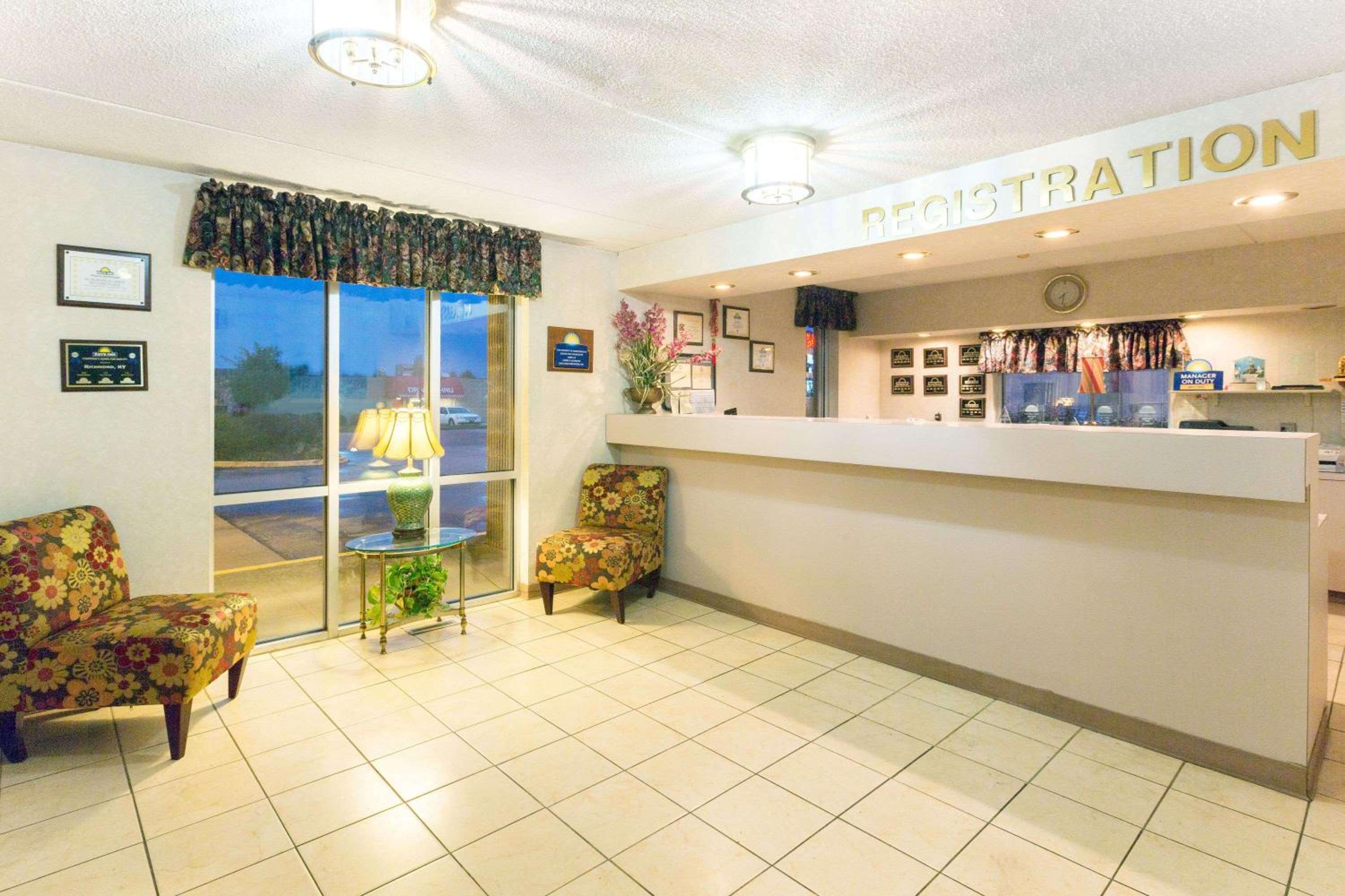 Richmond Vacations - Days Inn by Wyndham Richmond - Property Image 23
