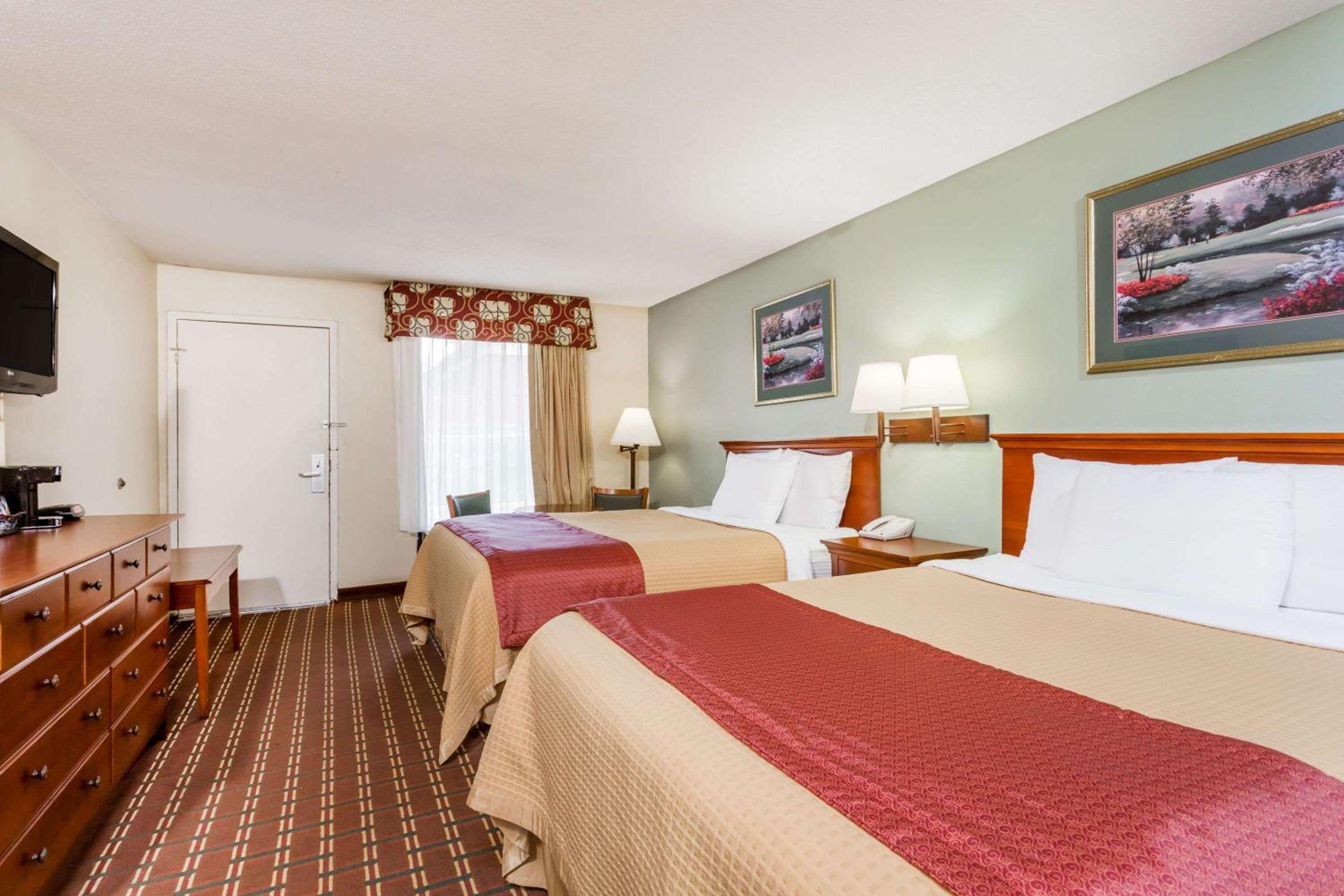 Red Roof Inn Orangeburg view 5