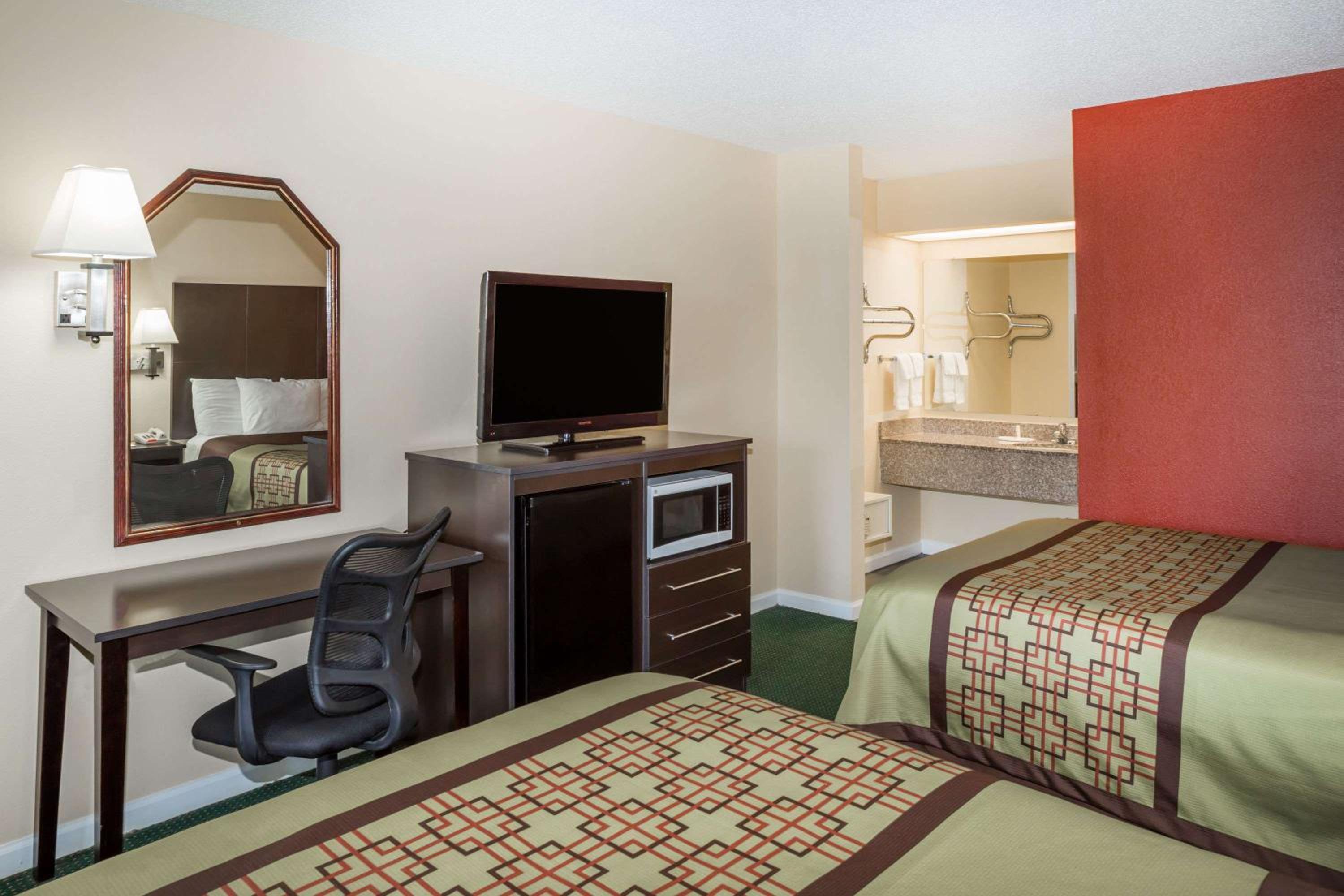 Days Inn by Wyndham Enterprise view 4