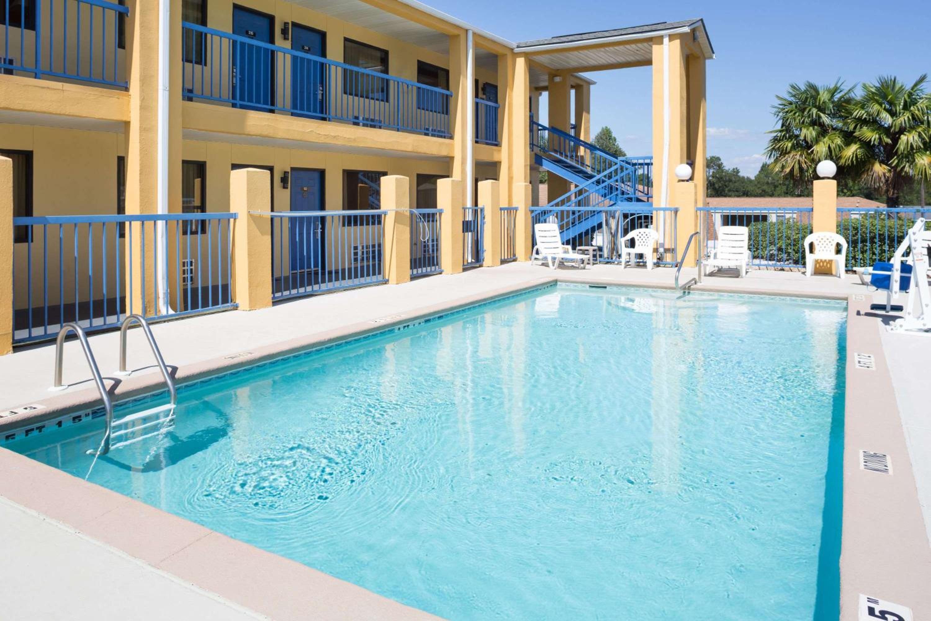 Days Inn by Wyndham Enterprise view 3