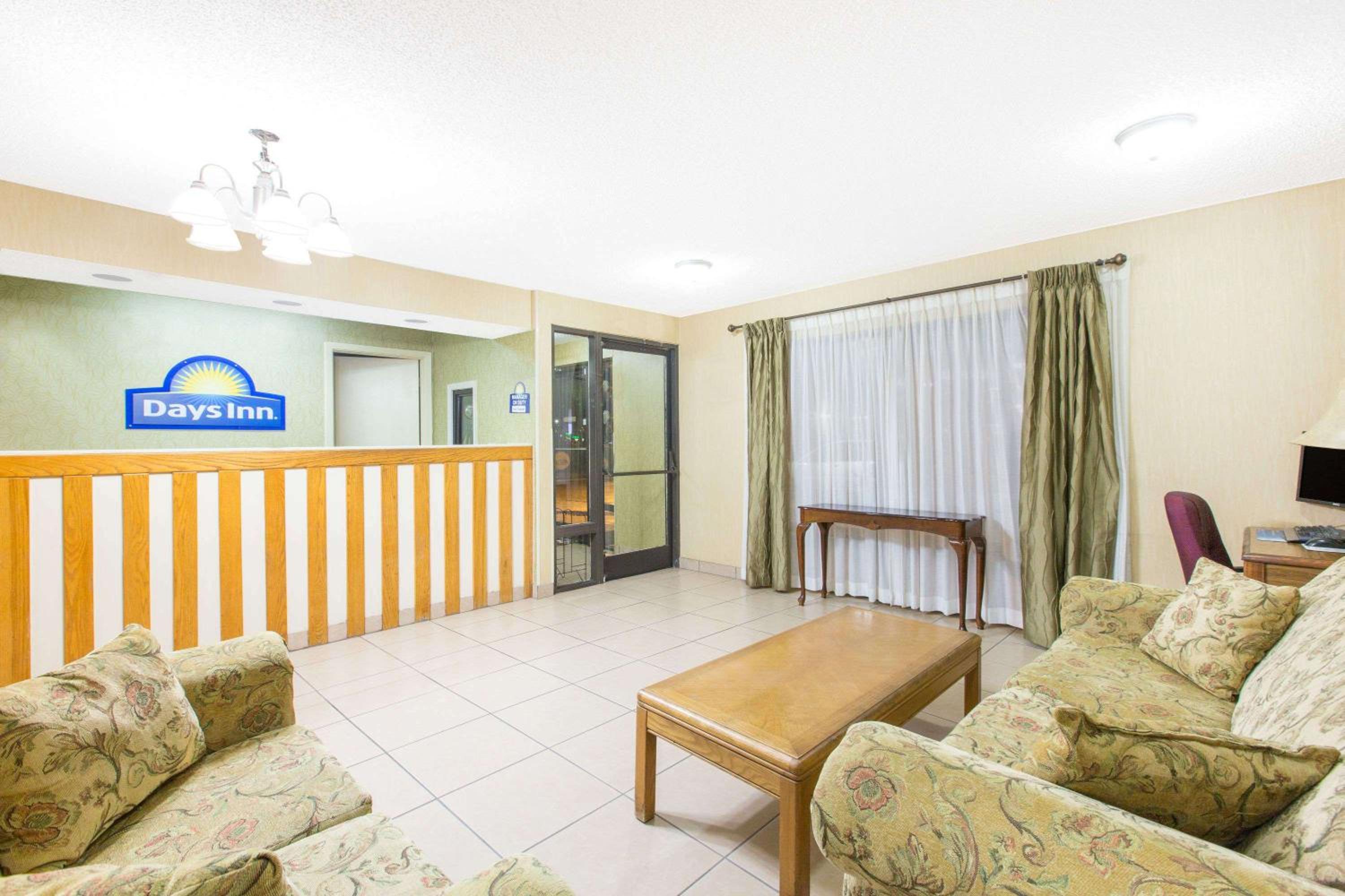 Days Inn by Wyndham Ripley - Property Image 1