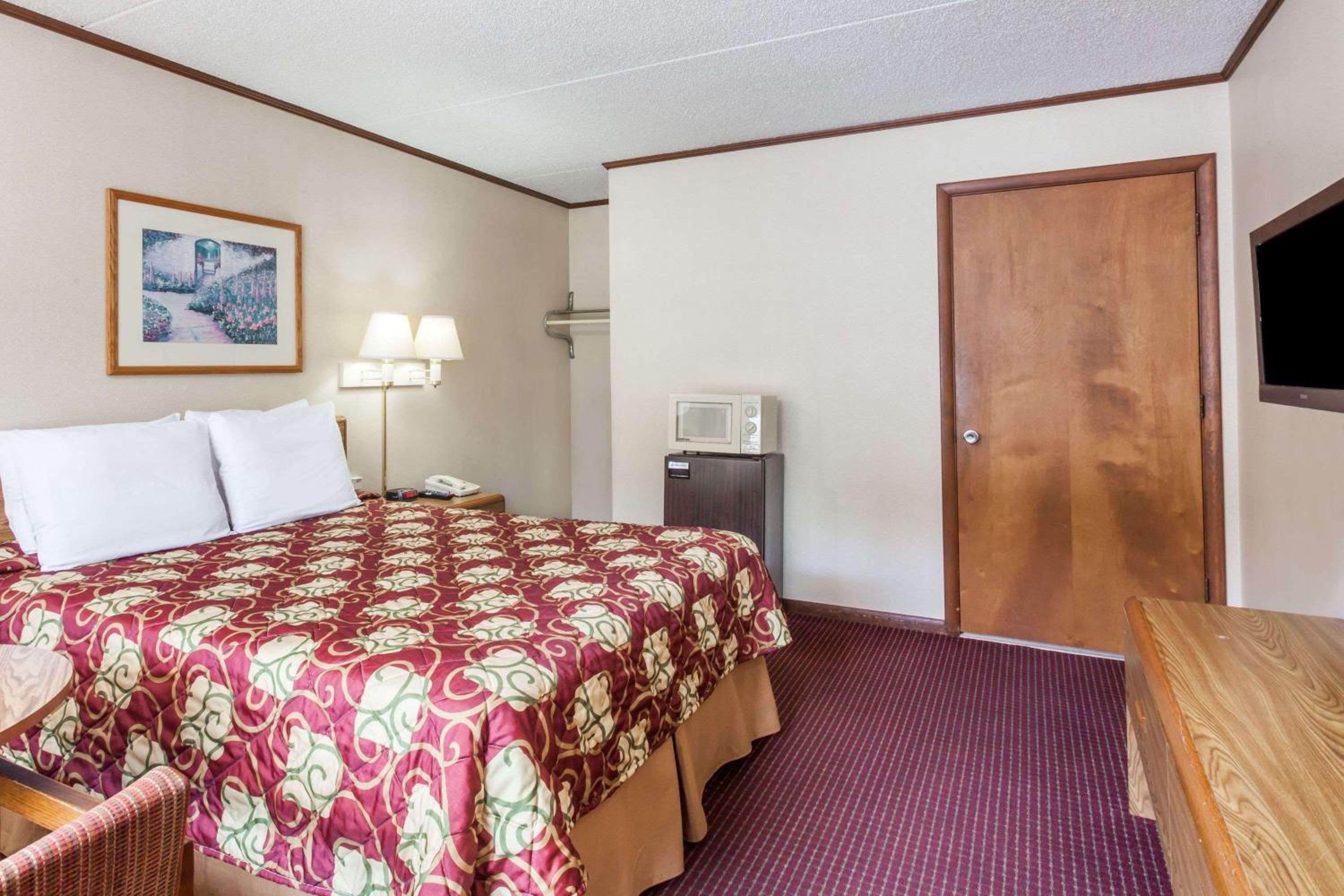 Sweetwater Vacations - Serenity Inn Sweetwater - Property Image 5