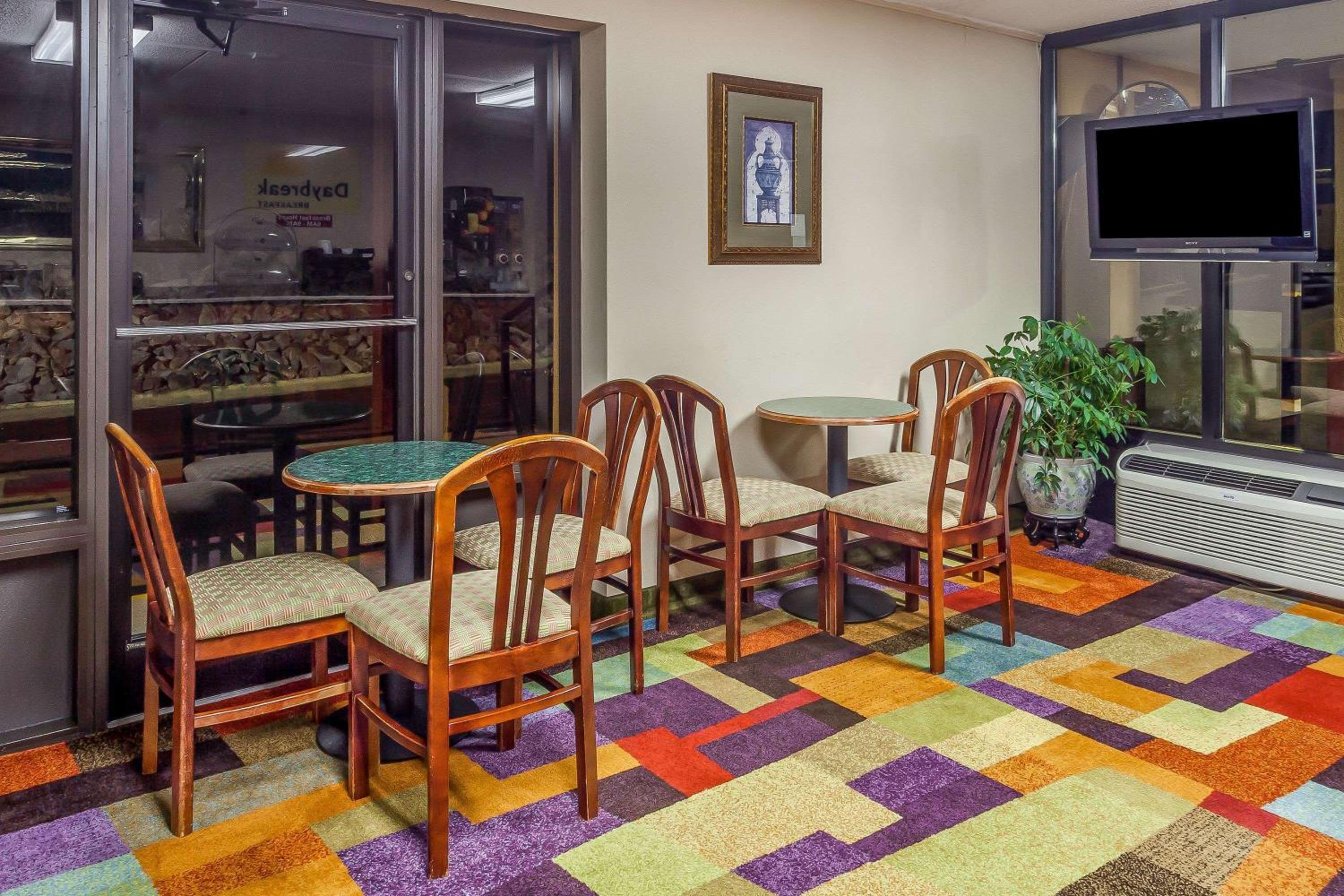 Sweetwater Vacations - Serenity Inn Sweetwater - Property Image 6