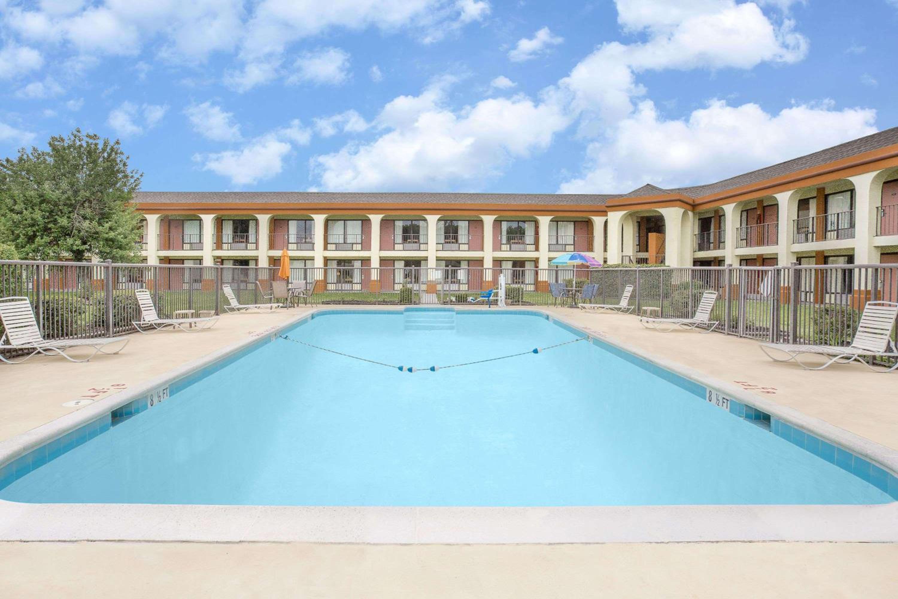Days Inn by Wyndham Ruther Glen Kings Dominion Area view 3