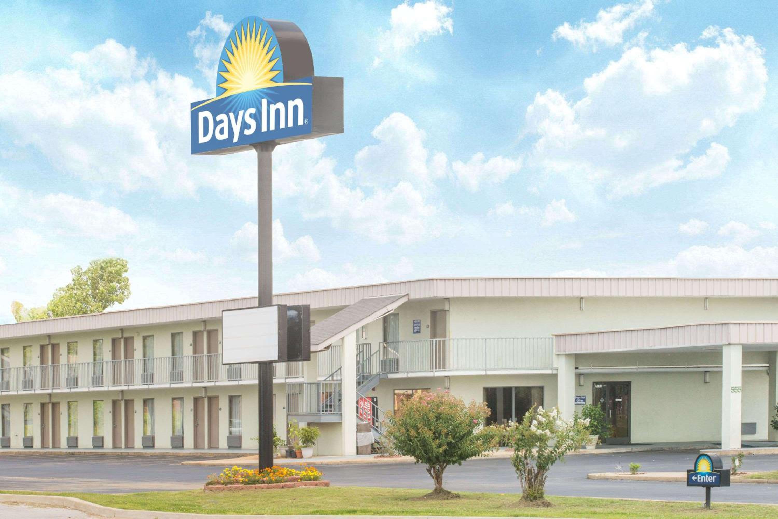 Days Inn by Wyndham Ripley - Property Image 10