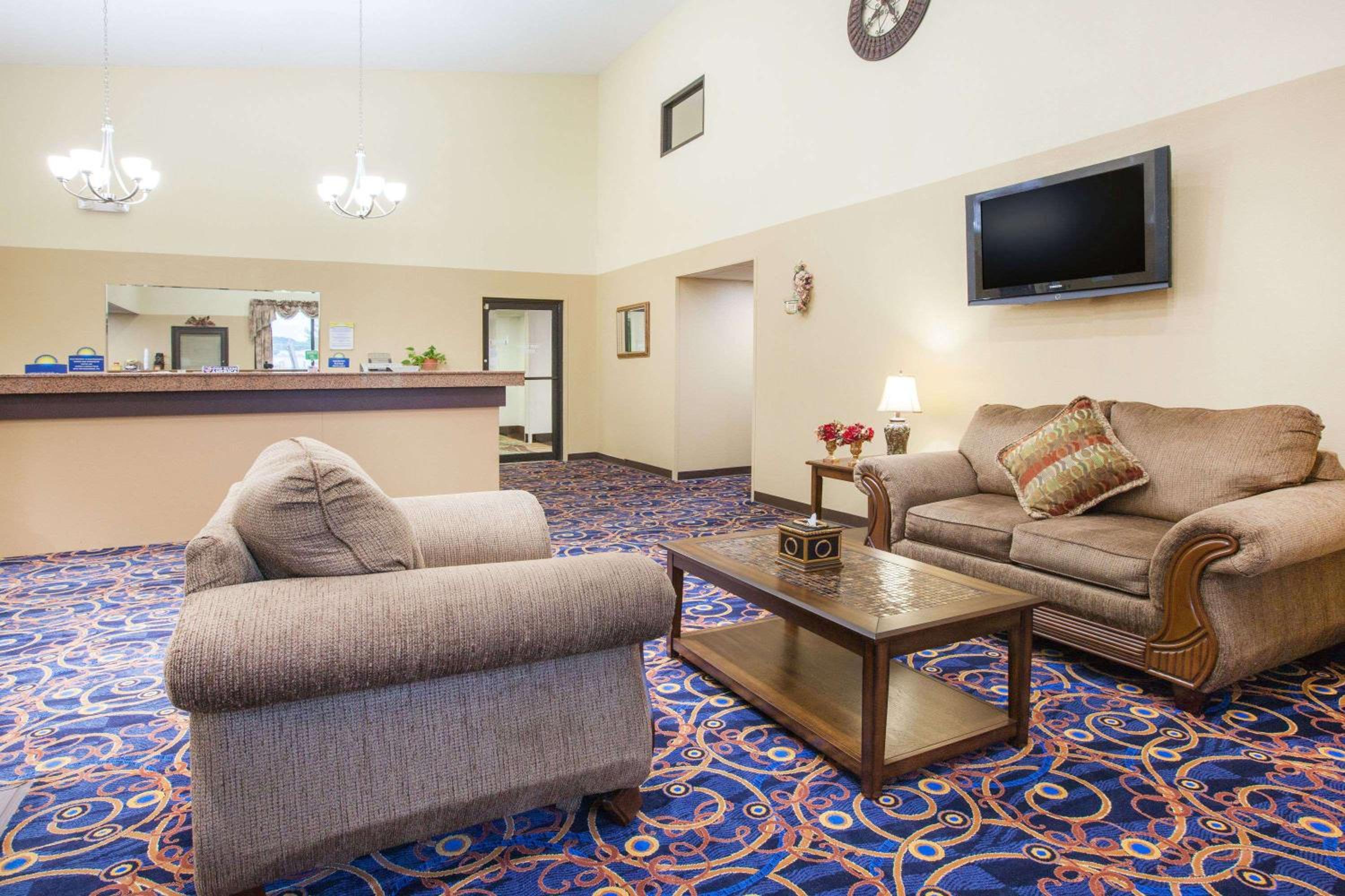 Days Inn by Wyndham Alma ARKANSAS view 3