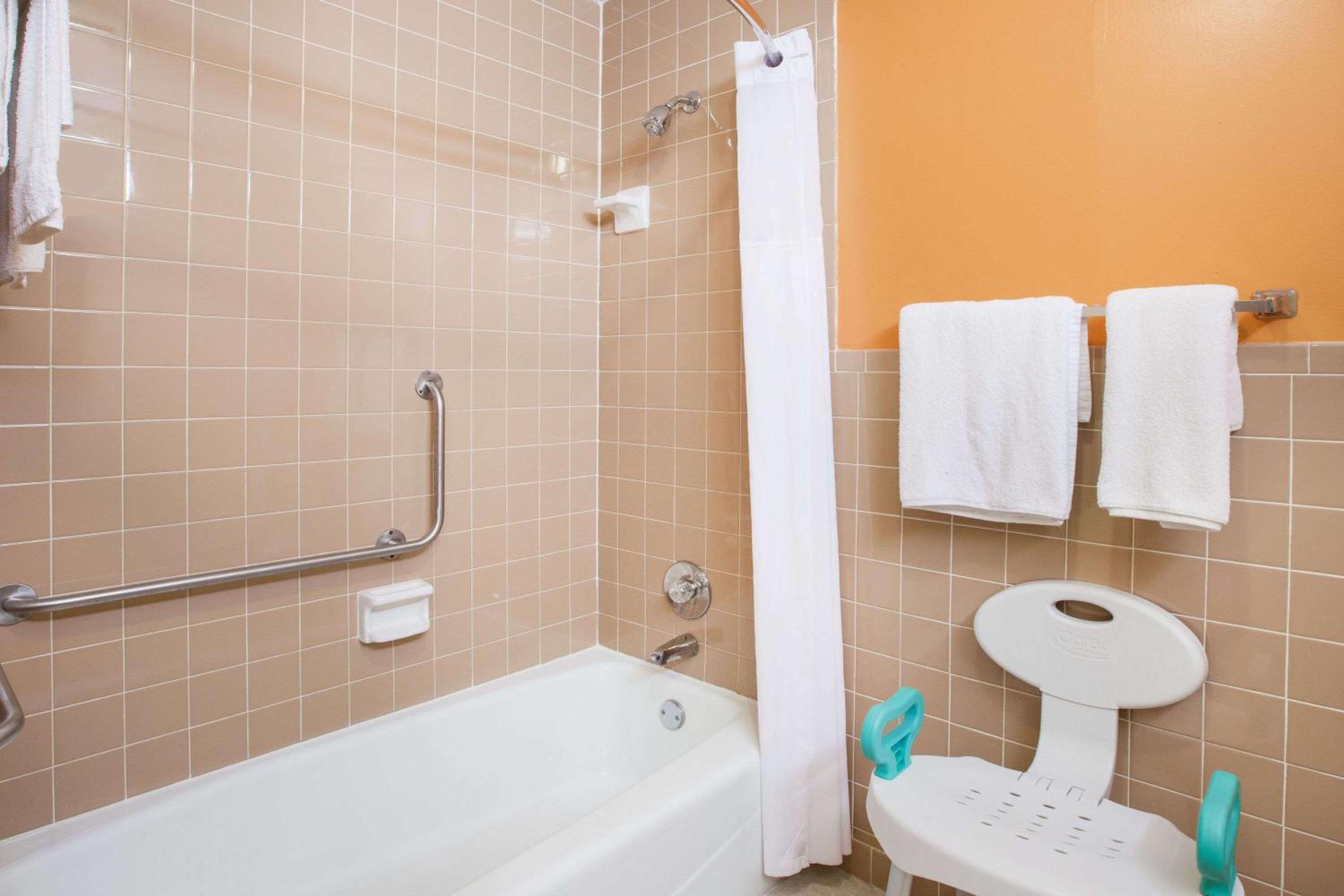 Days Inn by Wyndham Alma ARKANSAS view 5