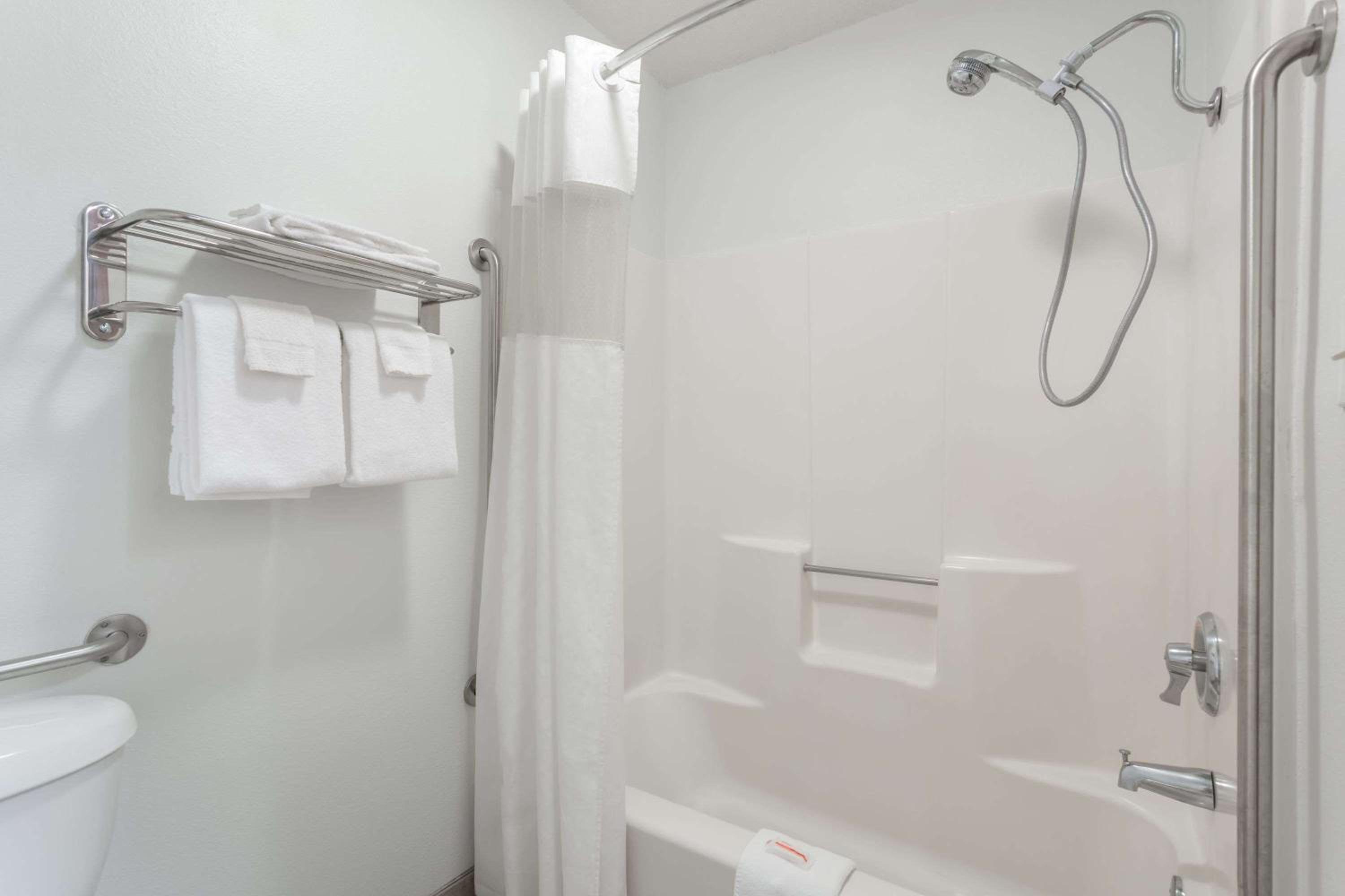 Days Inn by Wyndham Colby view 3