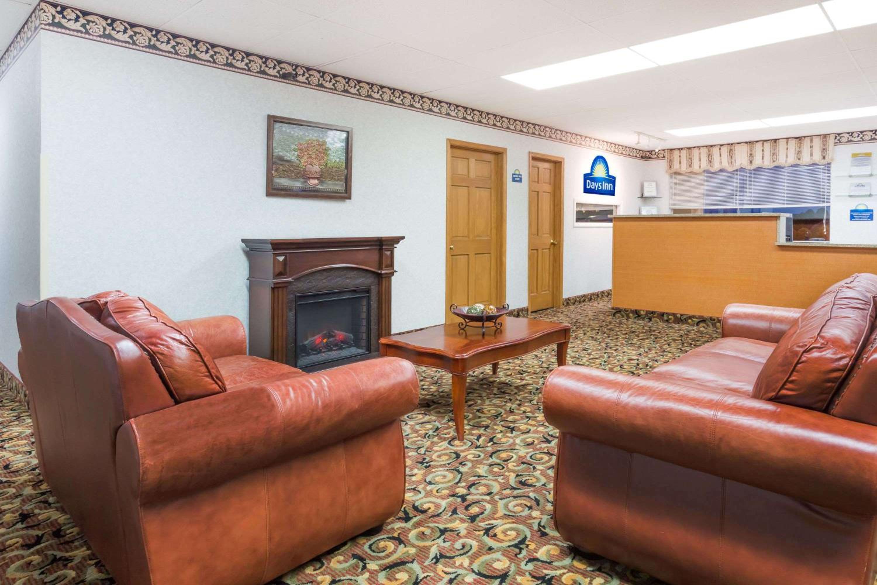 Days Inn by Wyndham Staunton view 4