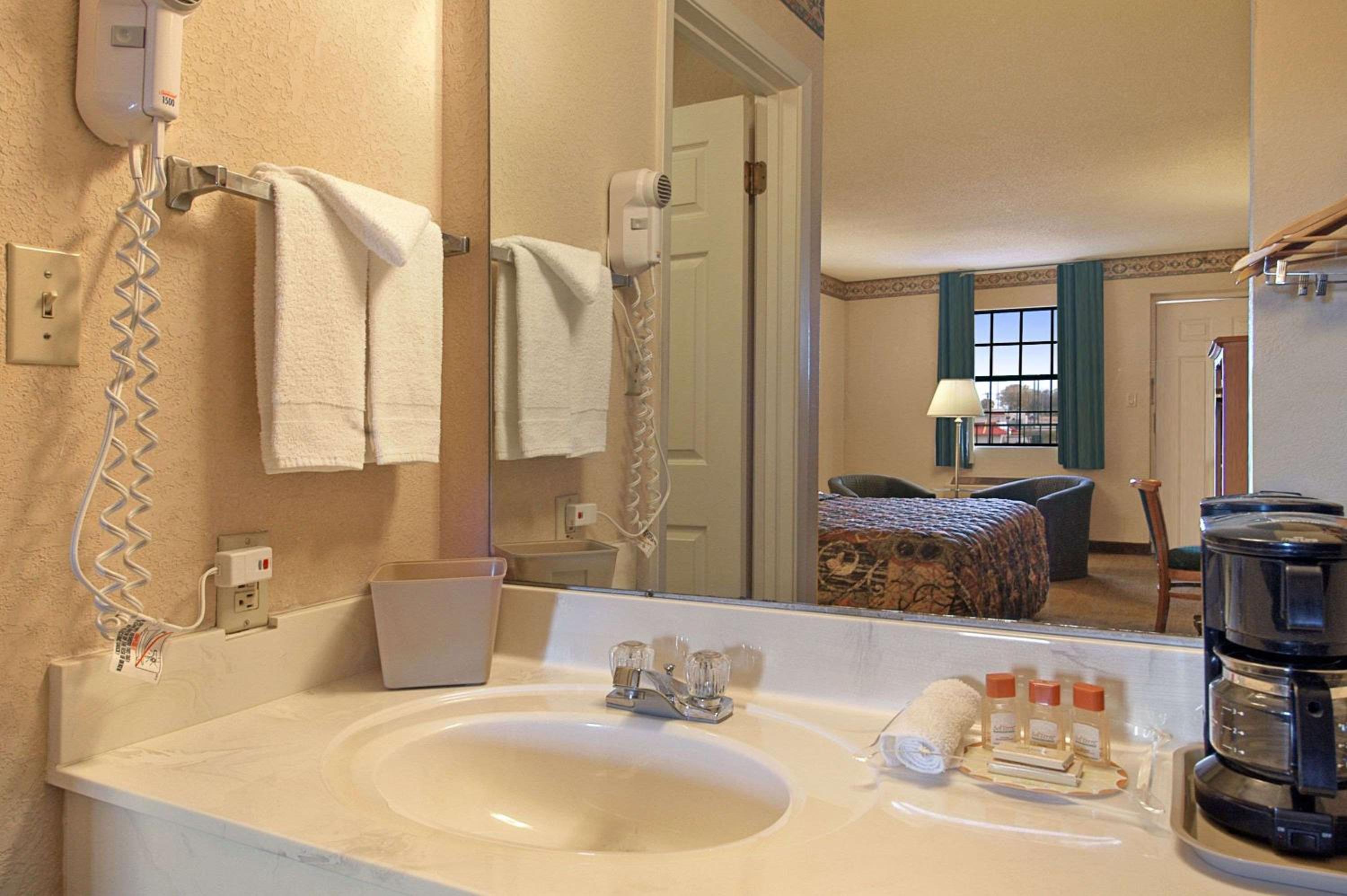 Days Inn by Wyndham Brownsville - Property Image 18