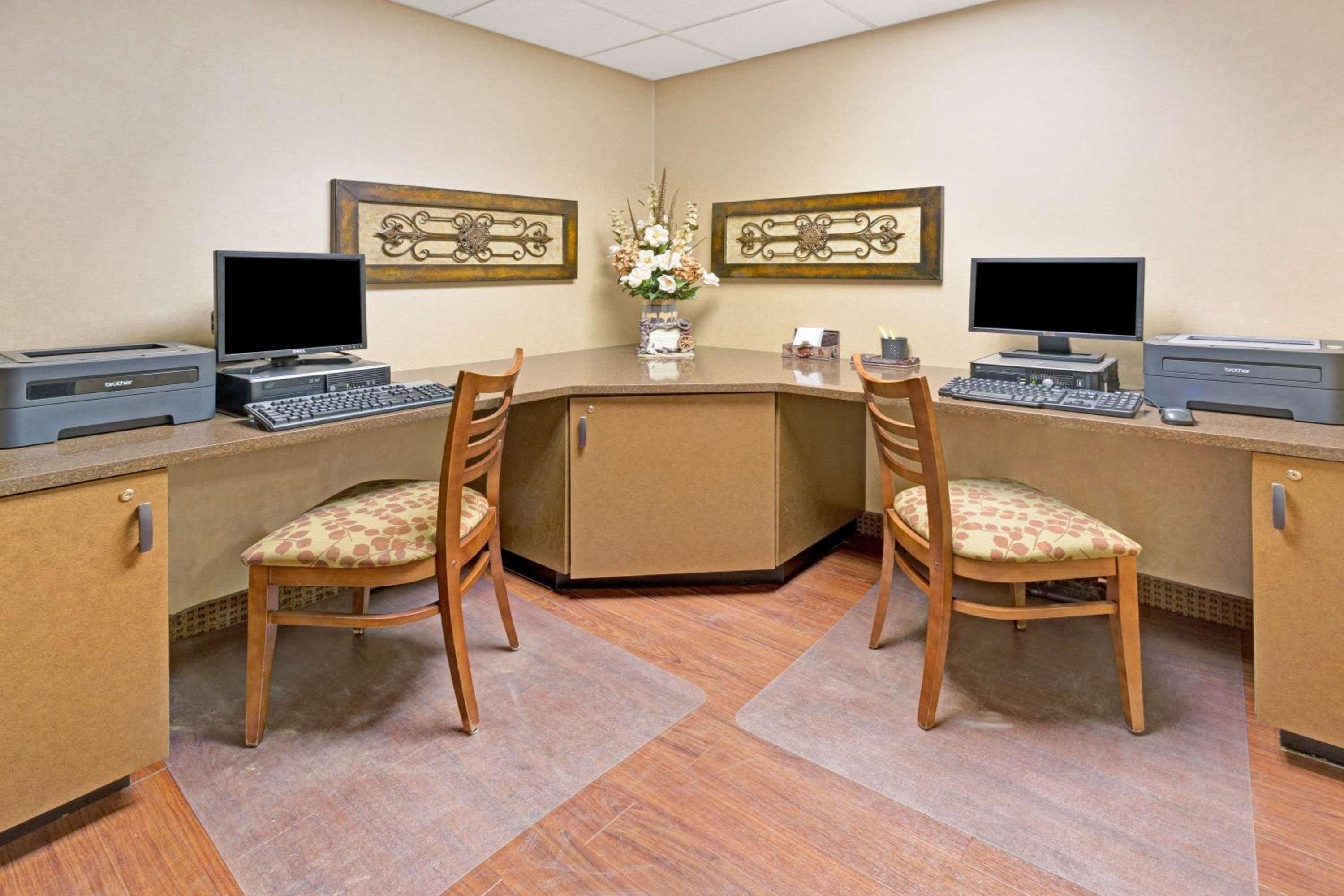 Cheyenne Vacations - Days Inn by Wyndham Cheyenne - Property Image 9
