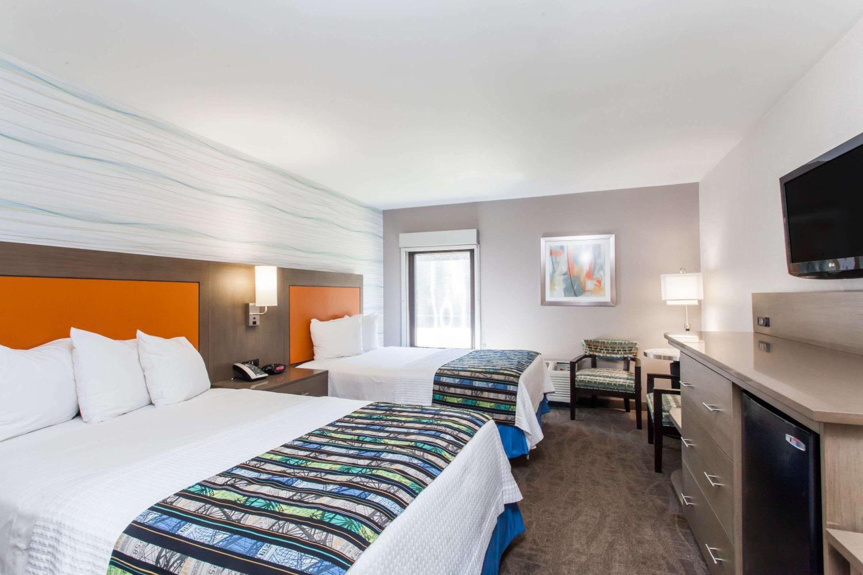 Days Inn by Wyndham Lanham Washington DC - Property Image 2