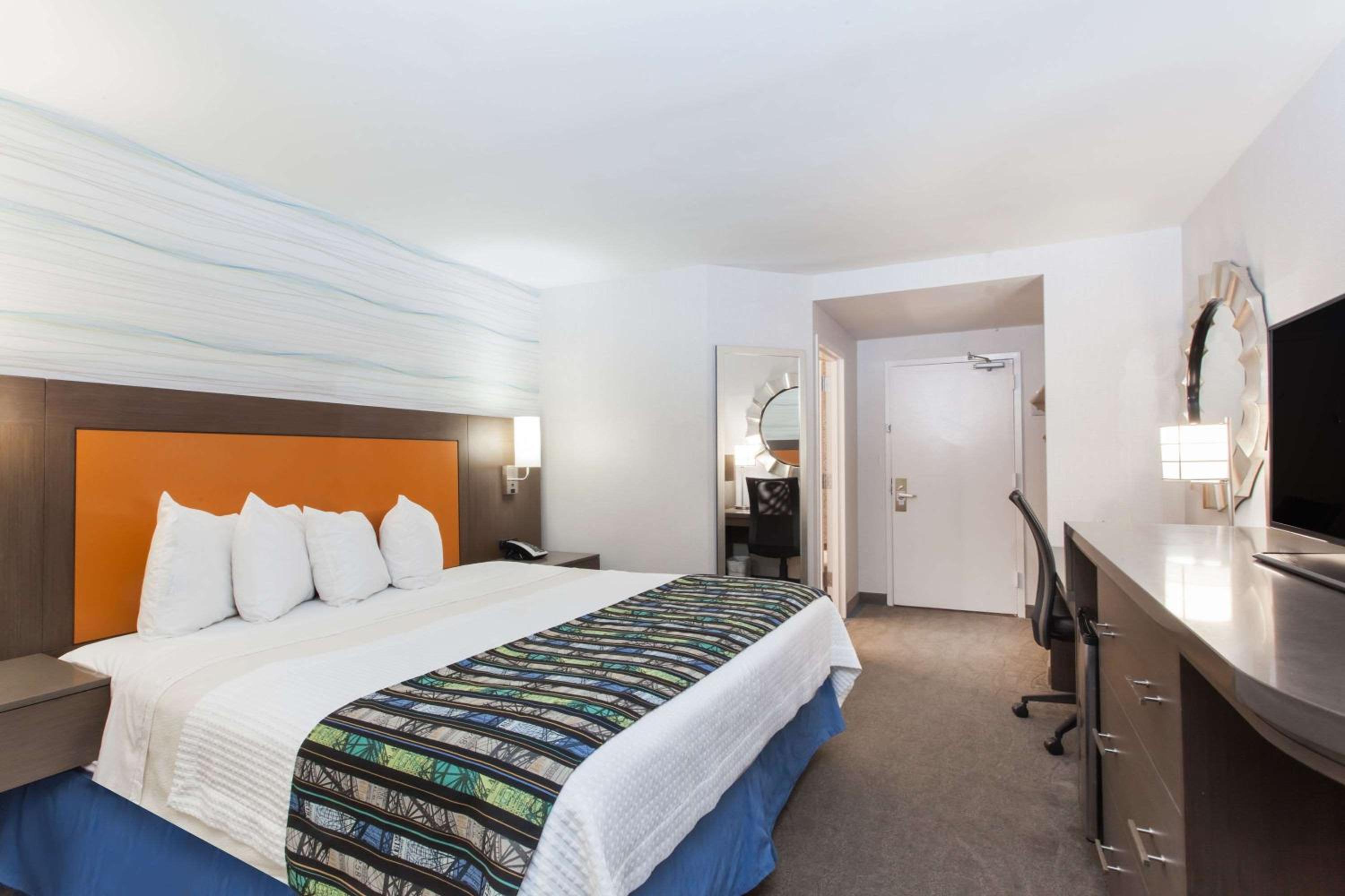 Days Inn by Wyndham Lanham Washington DC - Property Image 3