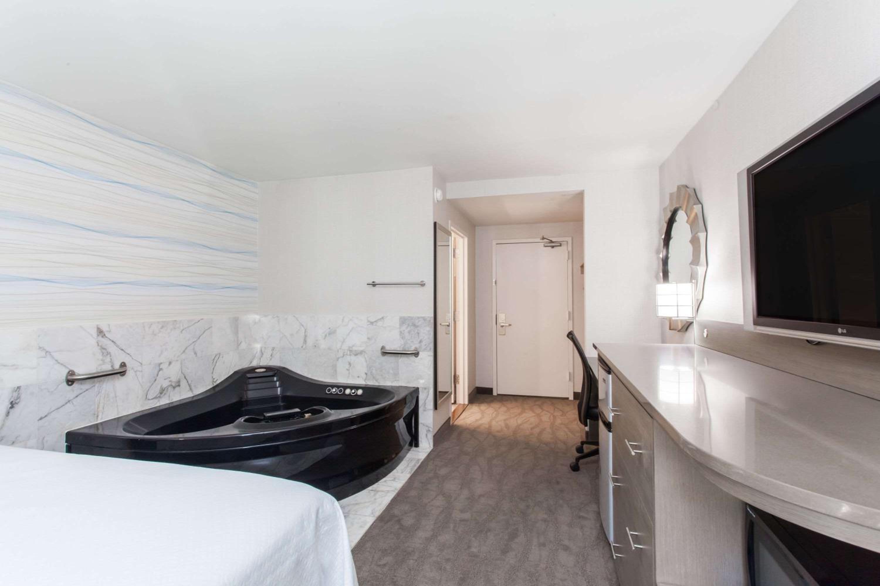 Days Inn by Wyndham Lanham Washington DC - Property Image 8