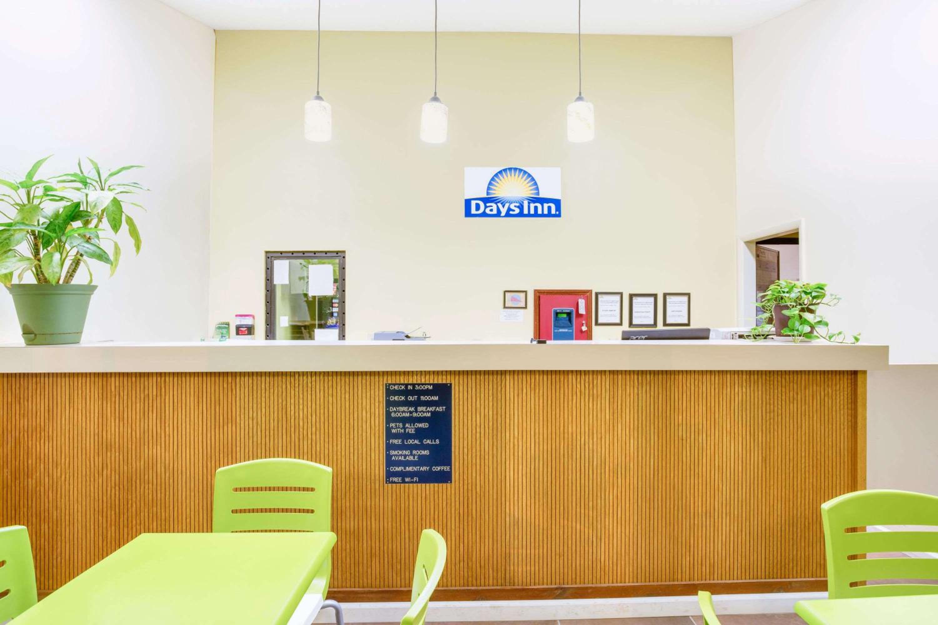 Days Inn by Wyndham Athens view 3