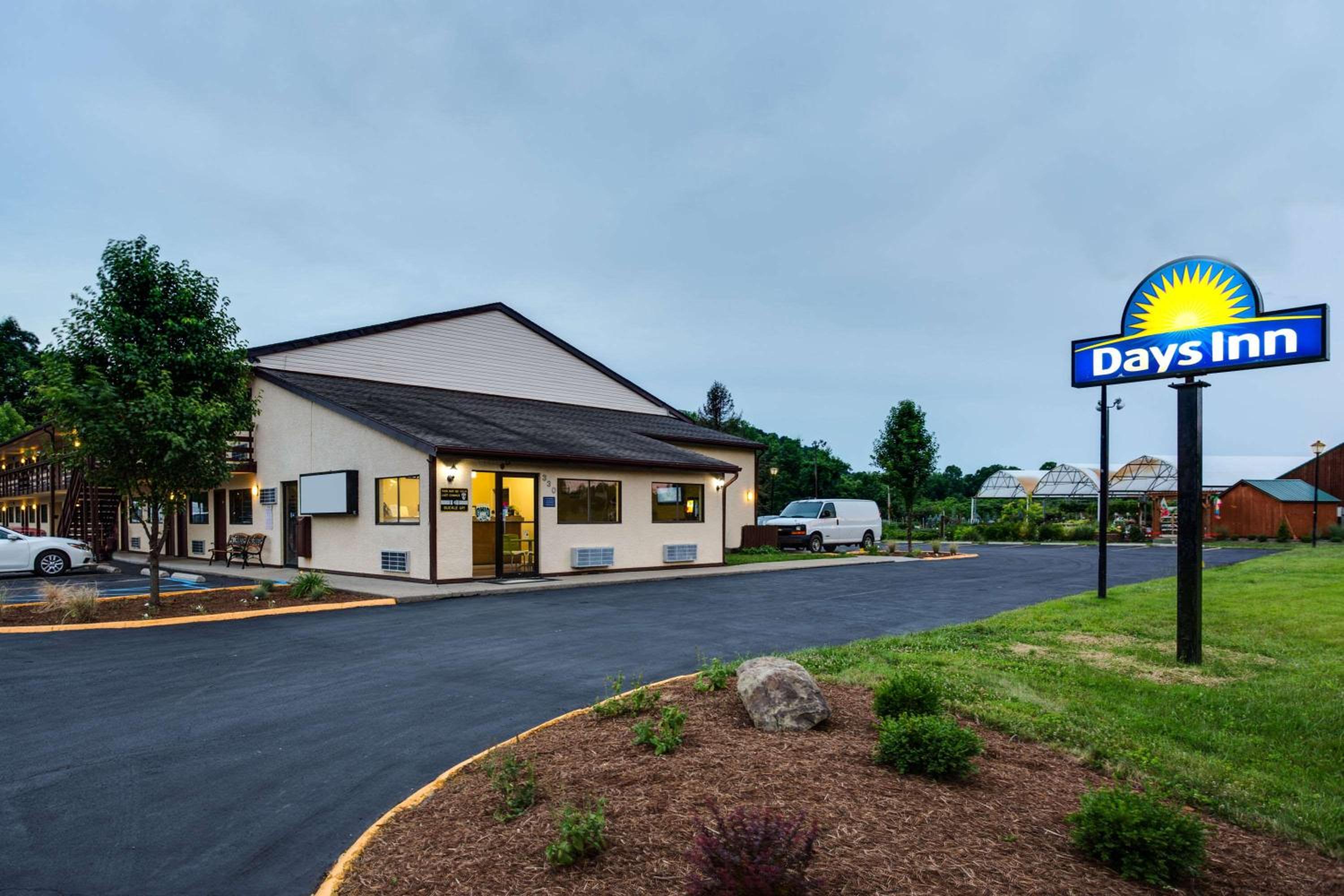Days Inn by Wyndham Athens view 2