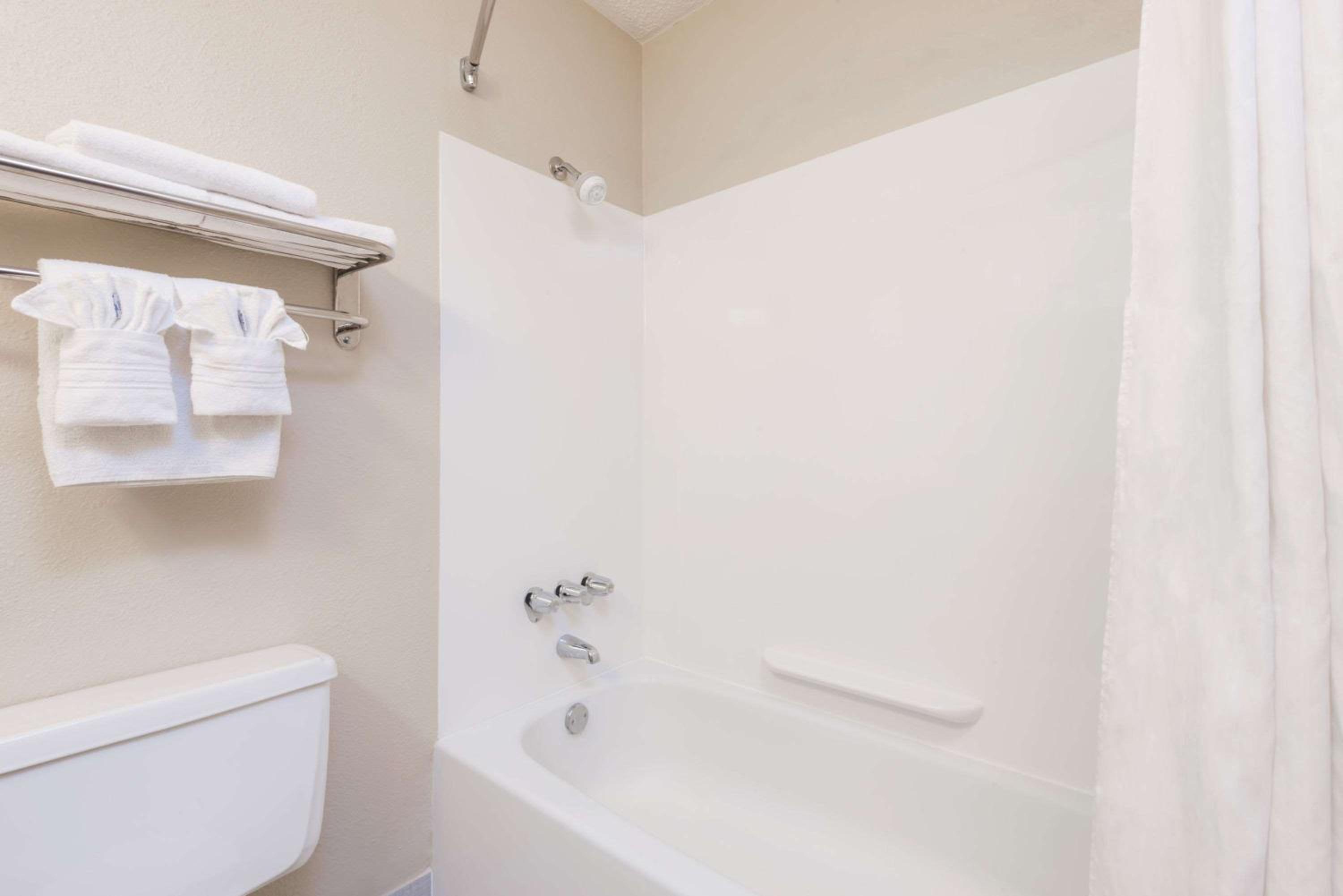 Gillette Vacations - Days Inn by Wyndham Gillette - Property Image 5