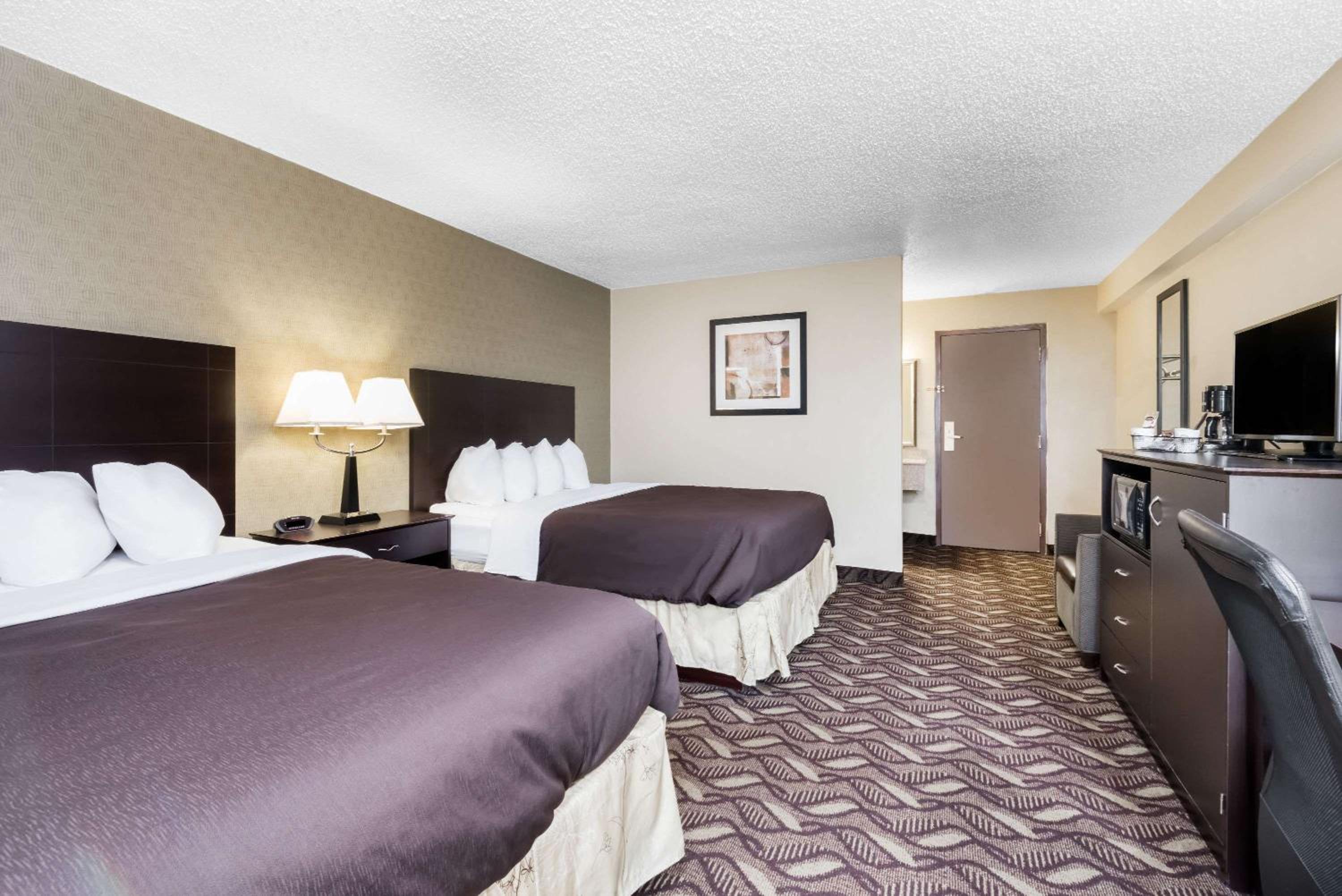Bismarck Vacations - Days Inn by Wyndham Bismarck - Property Image 1