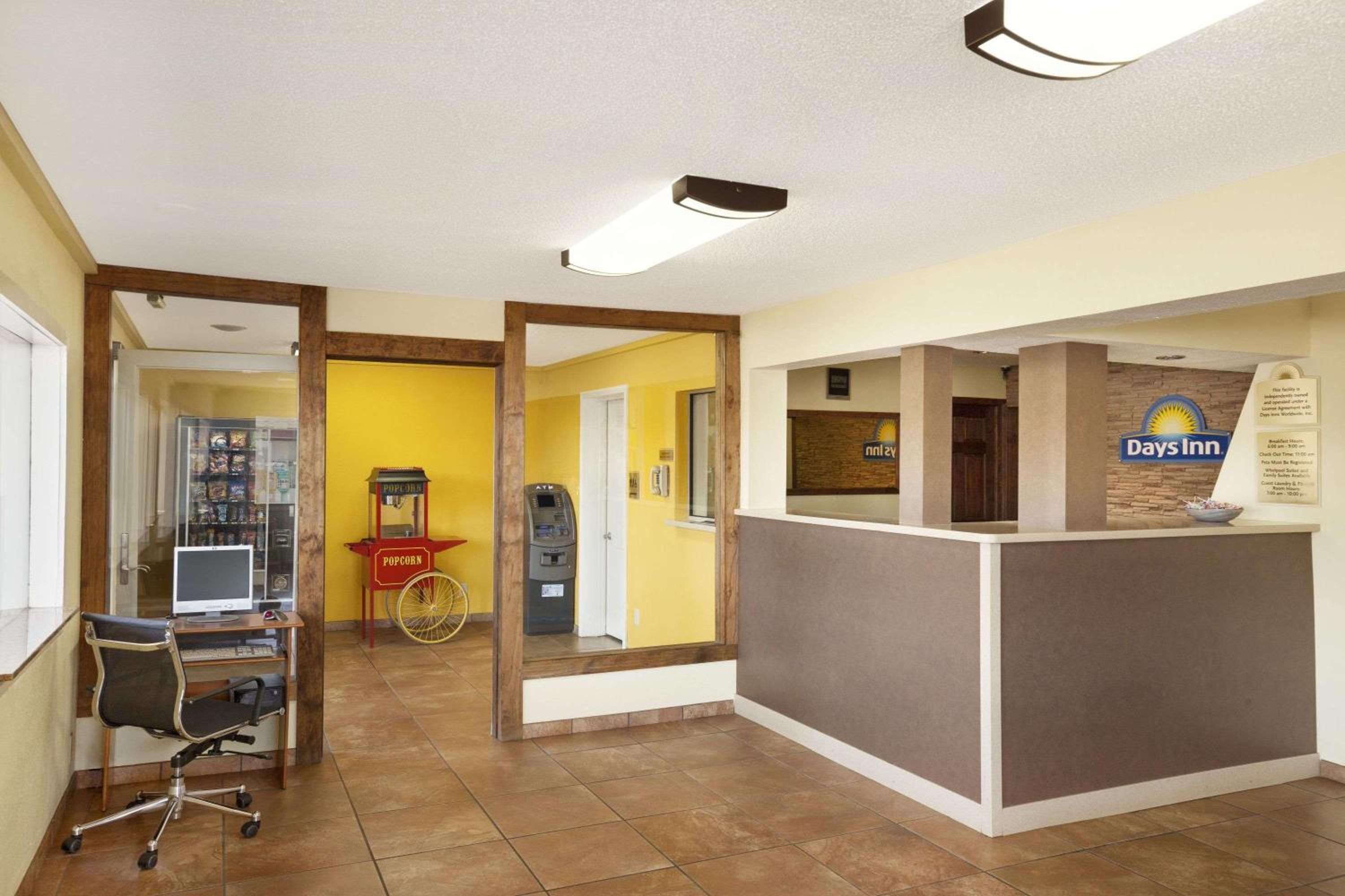 Days Inn by Wyndham Champaign/Urbana view 2