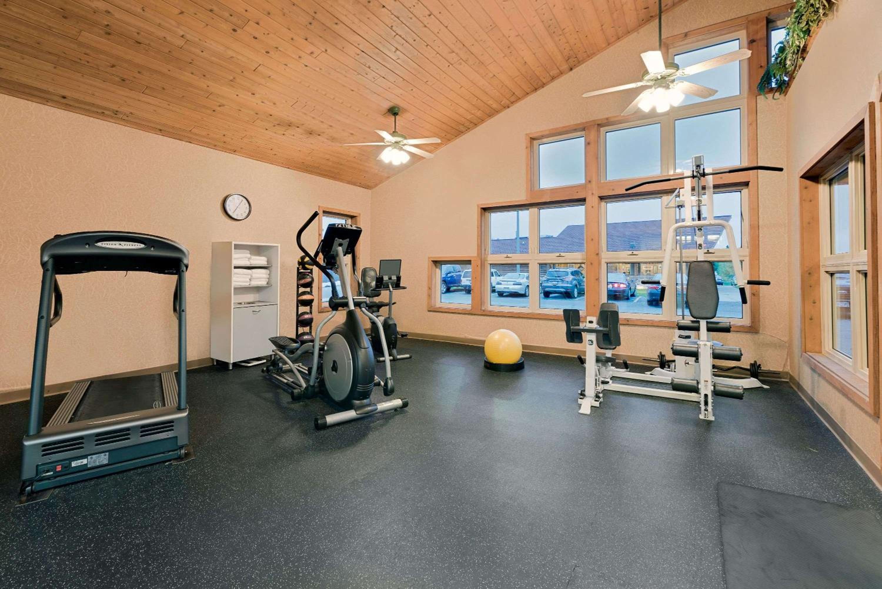 Days Inn by Wyndham International Falls view 5