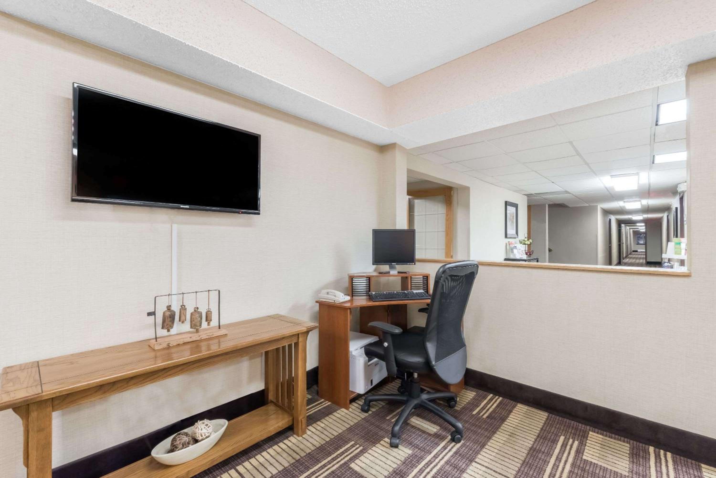 Bismarck Vacations - Days Inn by Wyndham Bismarck - Property Image 19