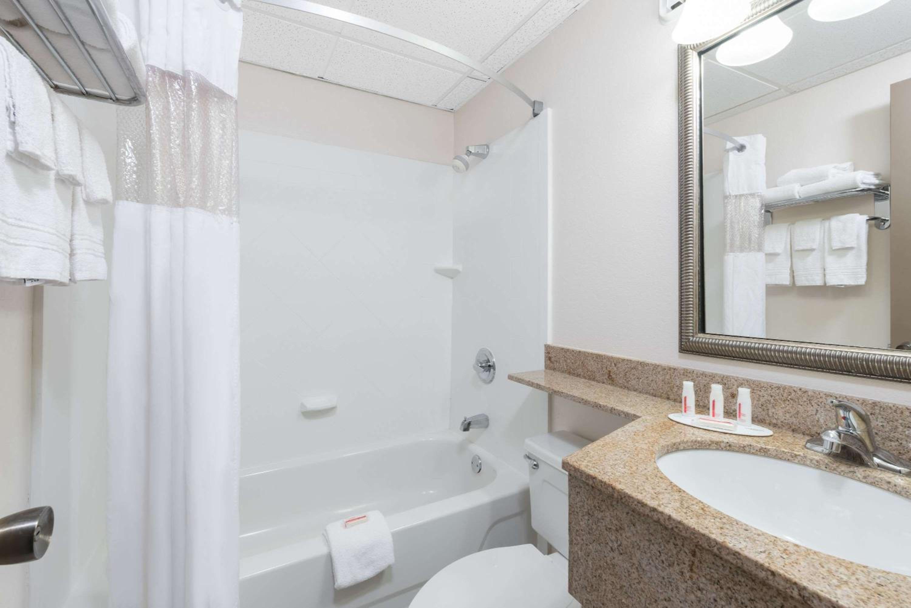 Bismarck Vacations - Days Inn by Wyndham Bismarck - Property Image 20