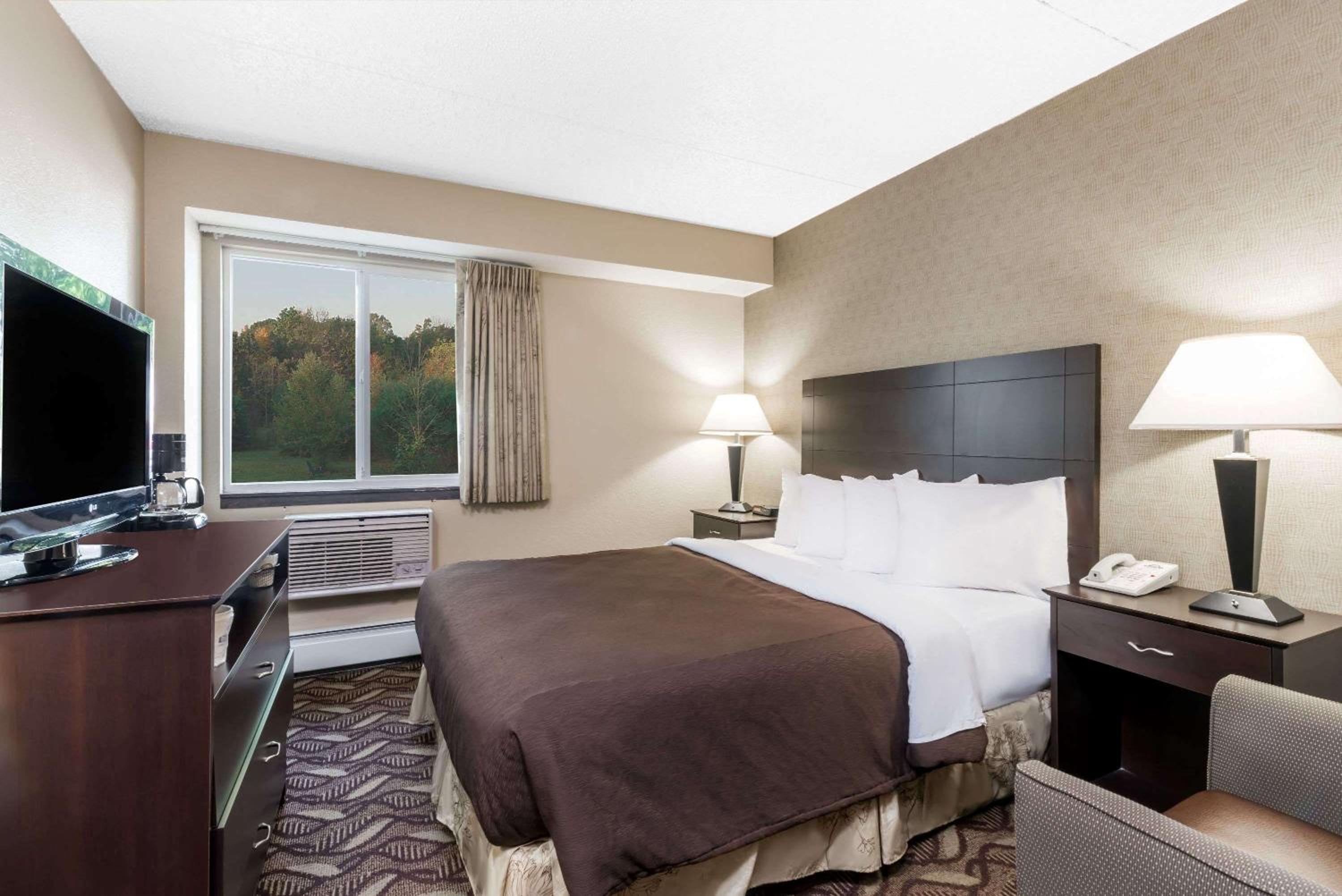 Bismarck Vacations - Days Inn by Wyndham Bismarck - Property Image 23