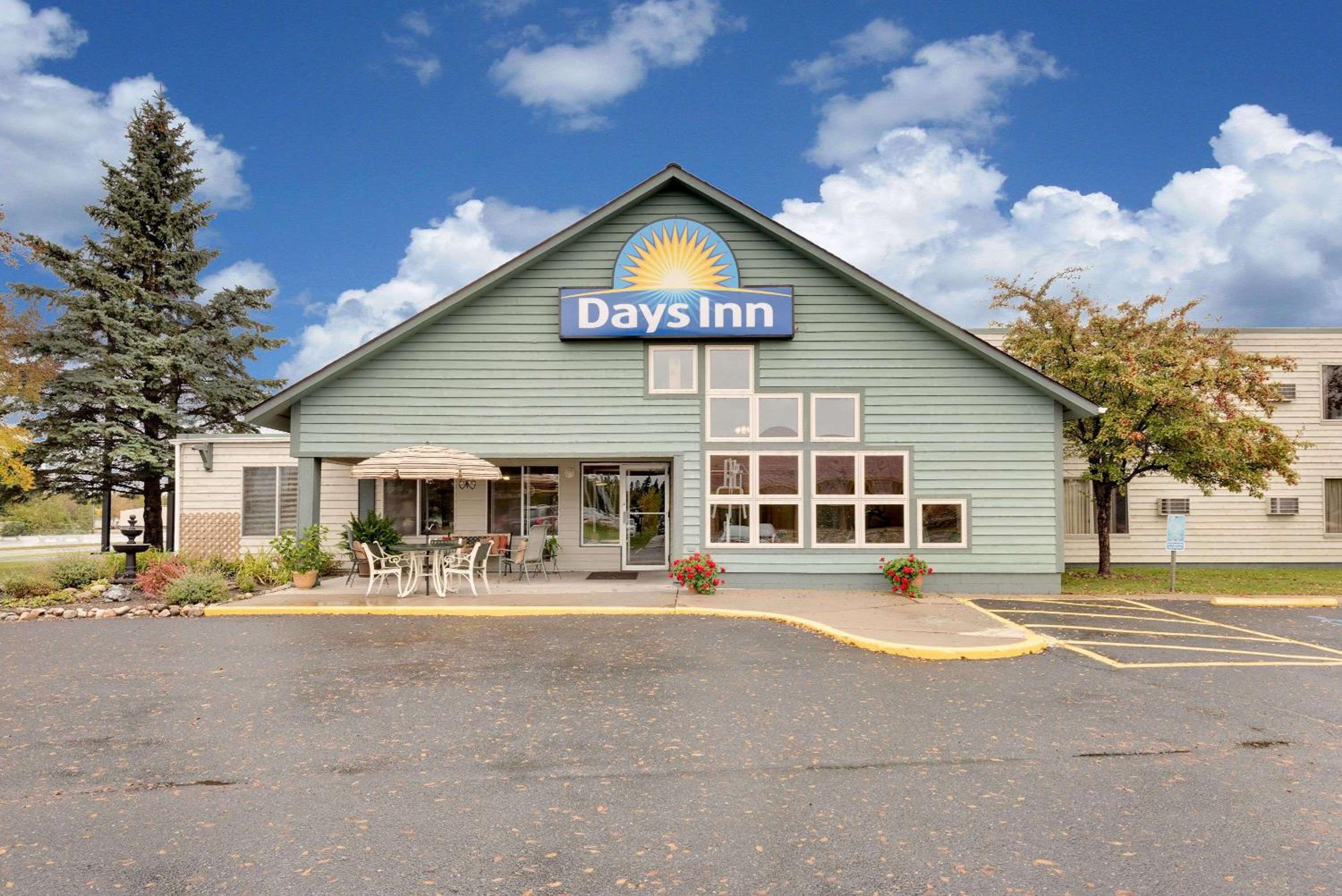 Days Inn by Wyndham International Falls view 2