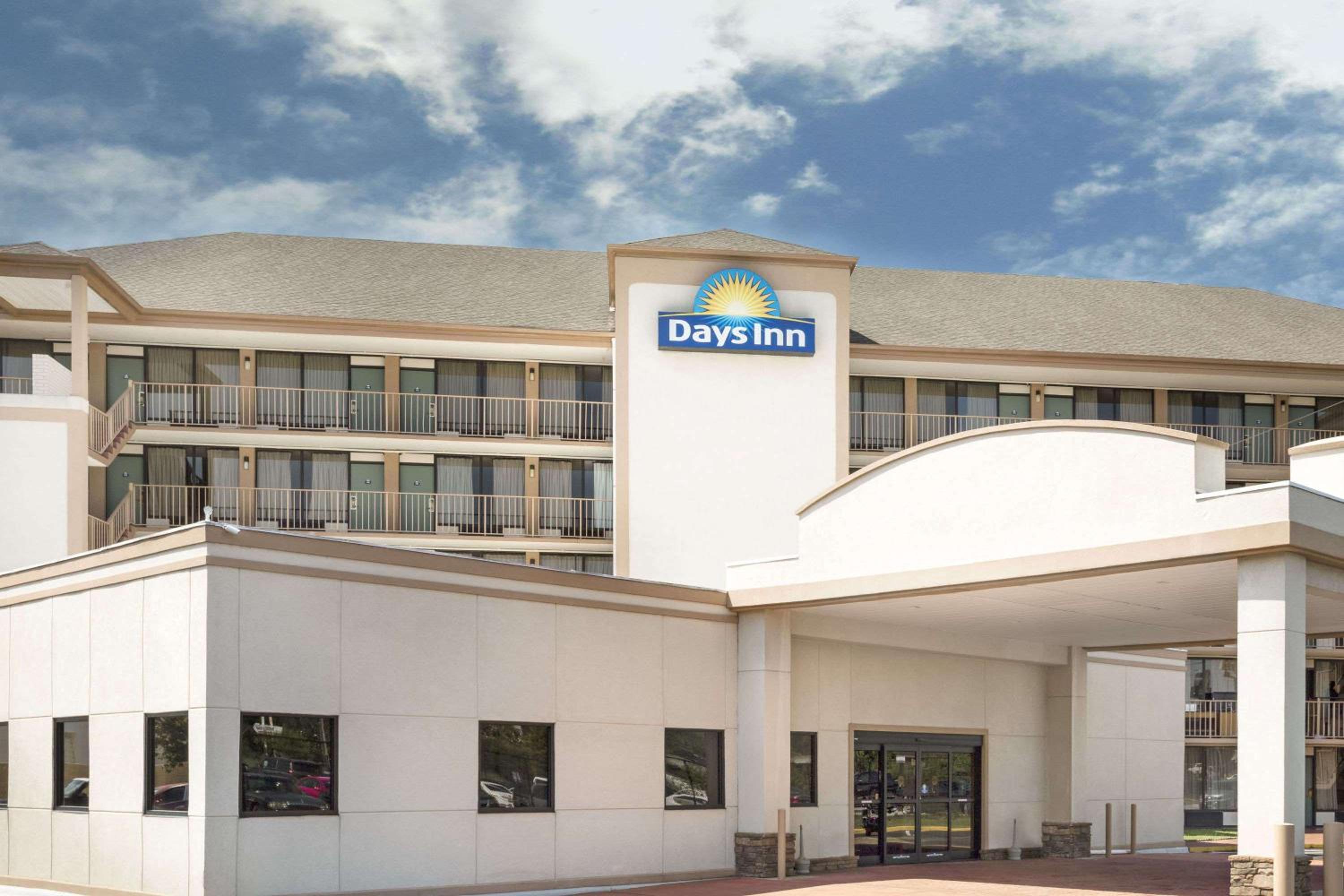 Columbus Vacations - Days Inn by Wyndham Columbus-North Fort Moore - Property Image 1