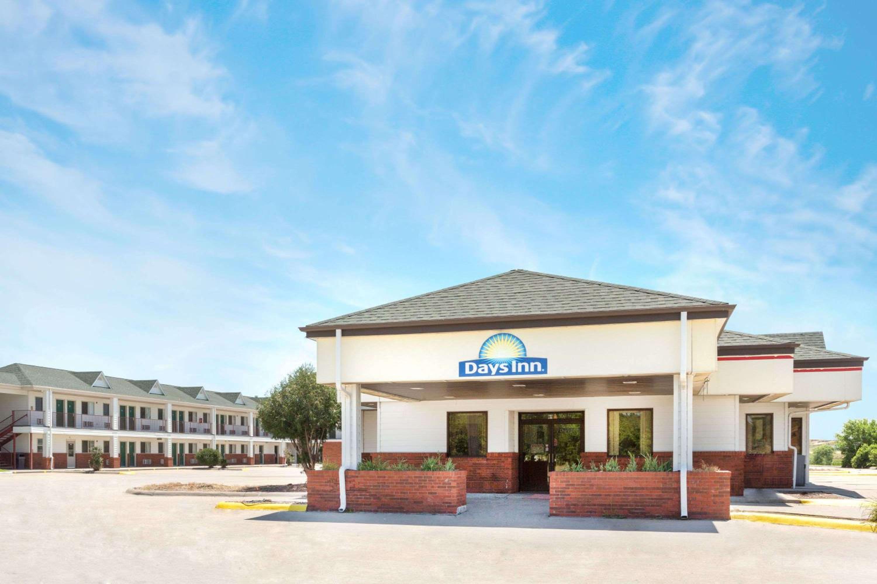 Ogallala Vacations - Days Inn by Wyndham Paxton - Property Image 1