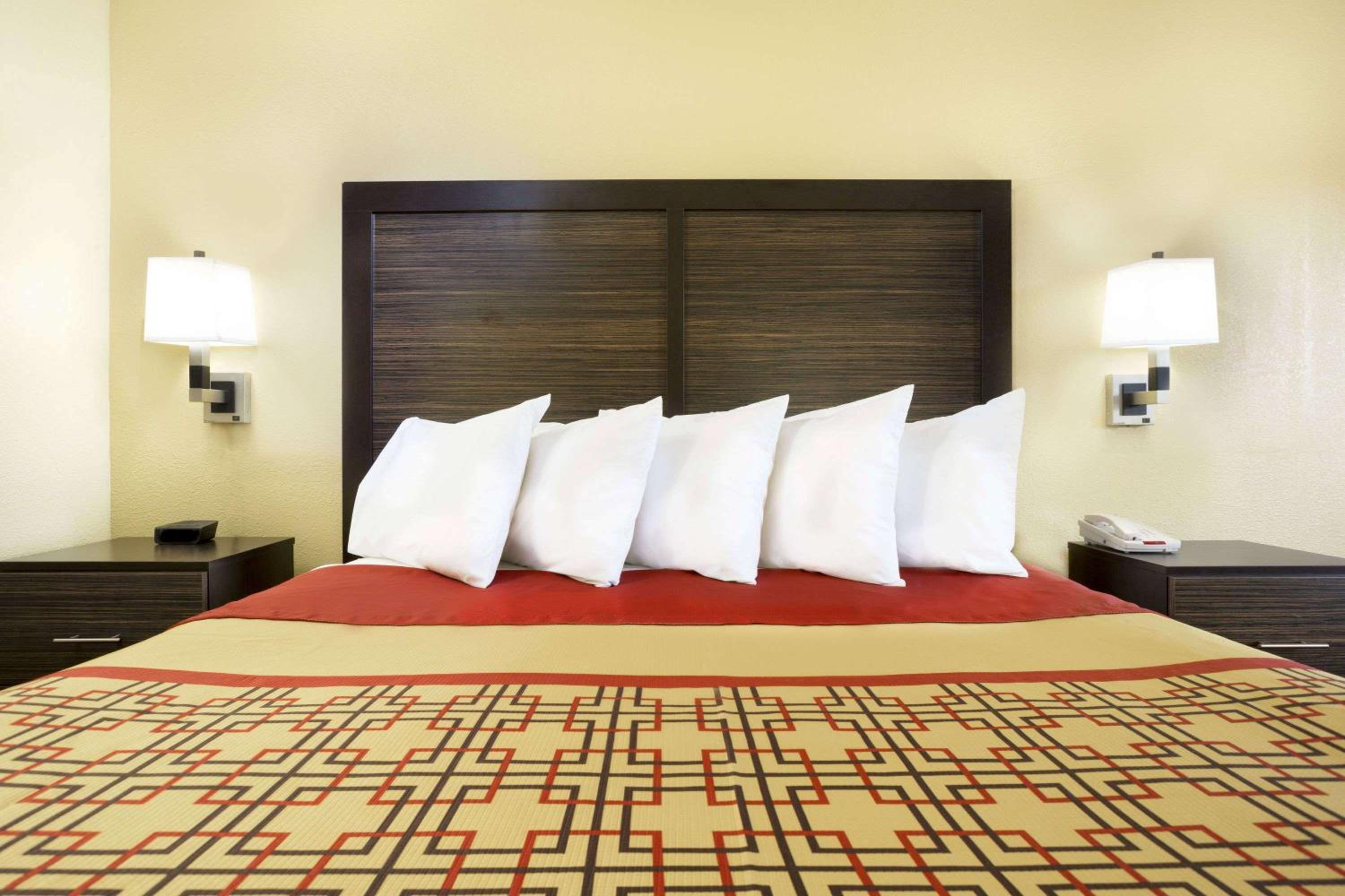 Days Inn by Wyndham Columbus-North Fort Moore, Fotografia 38
