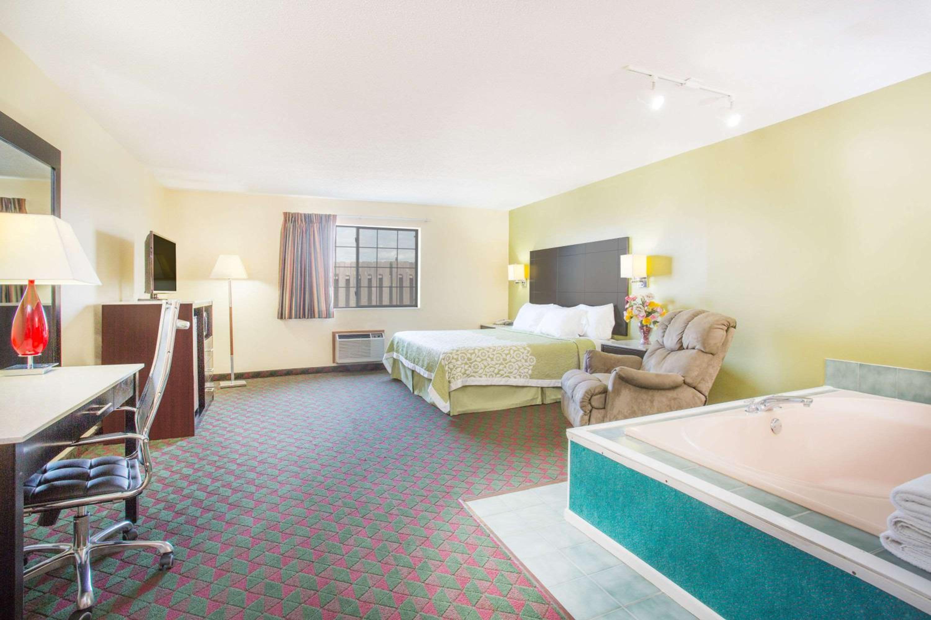 Days Inn by Wyndham Lexington NE-3