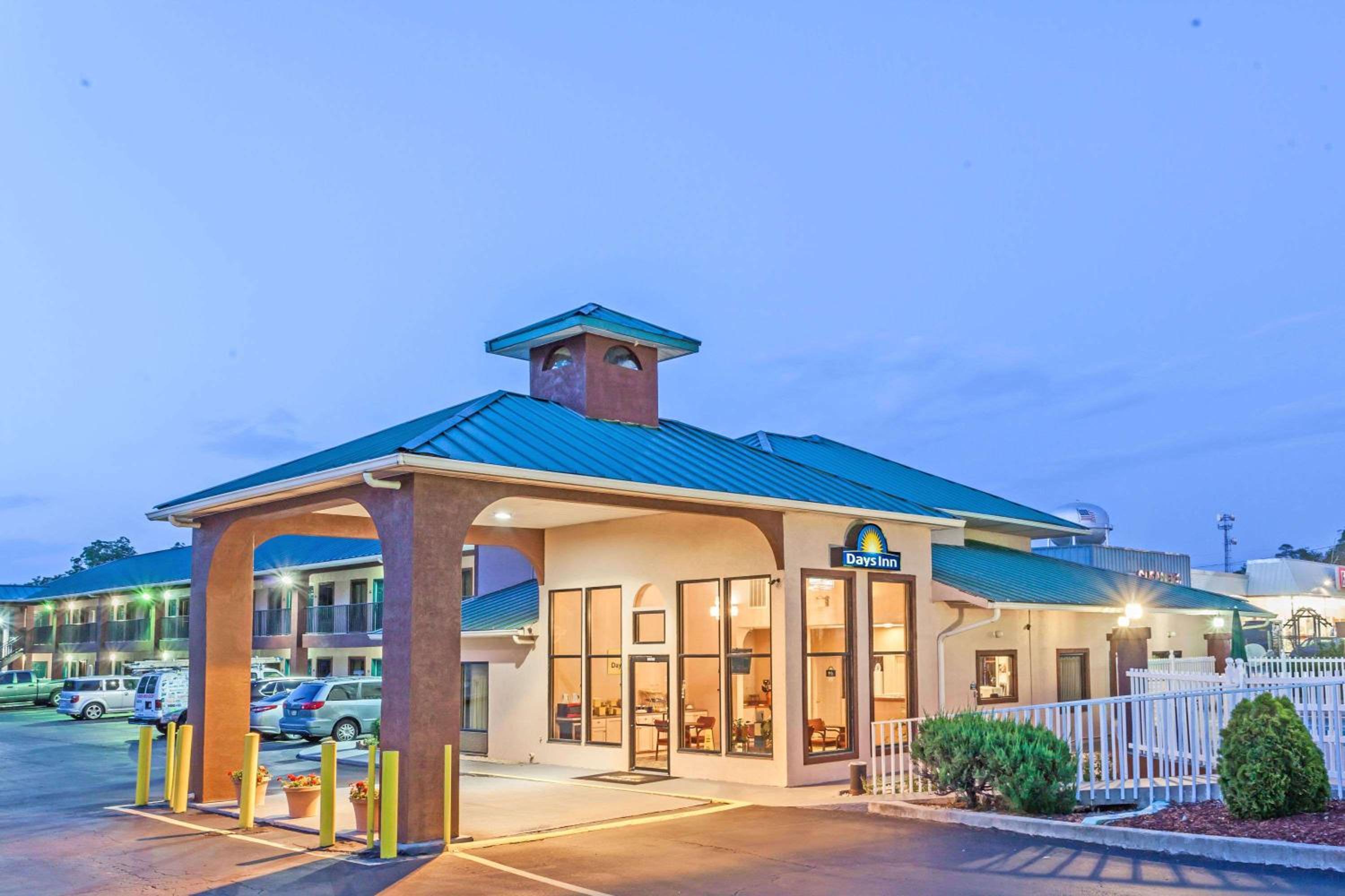 Days Inn by Wyndham Jackson view 2