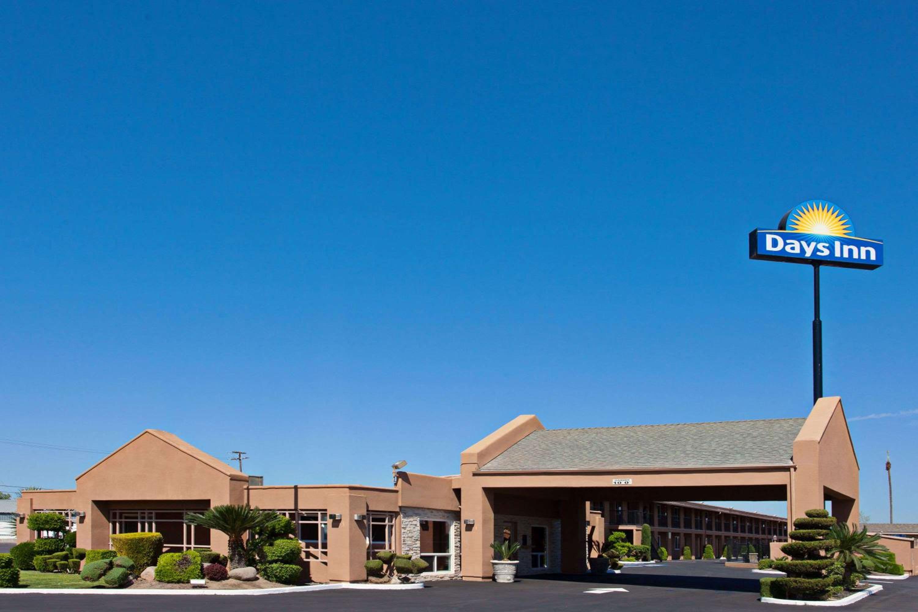 Days Inn by Wyndham Chowchilla Gateway to Yosemite view 2