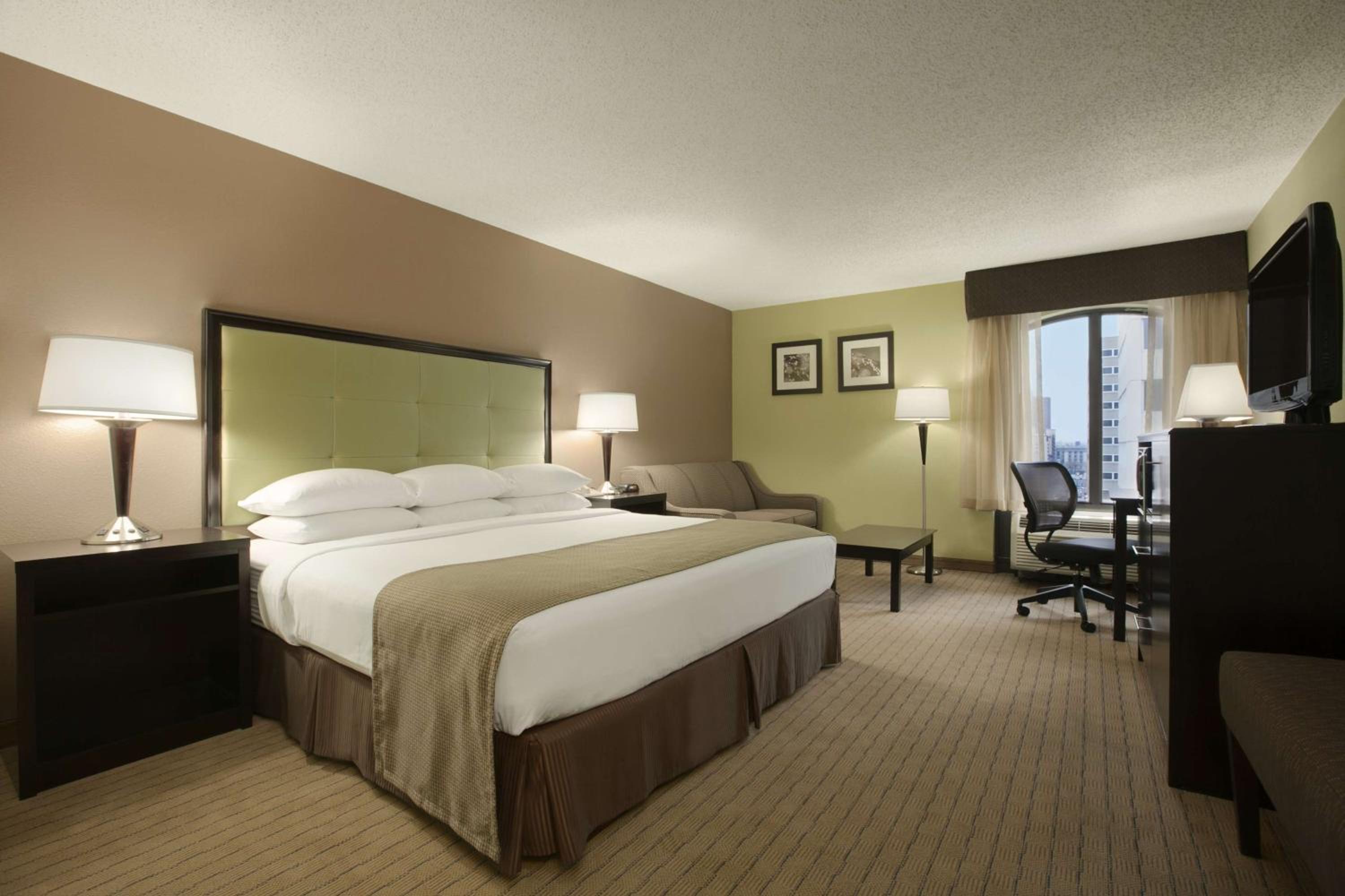 Days Inn by Wyndham Baltimore Inner Harbor - Property Image 38