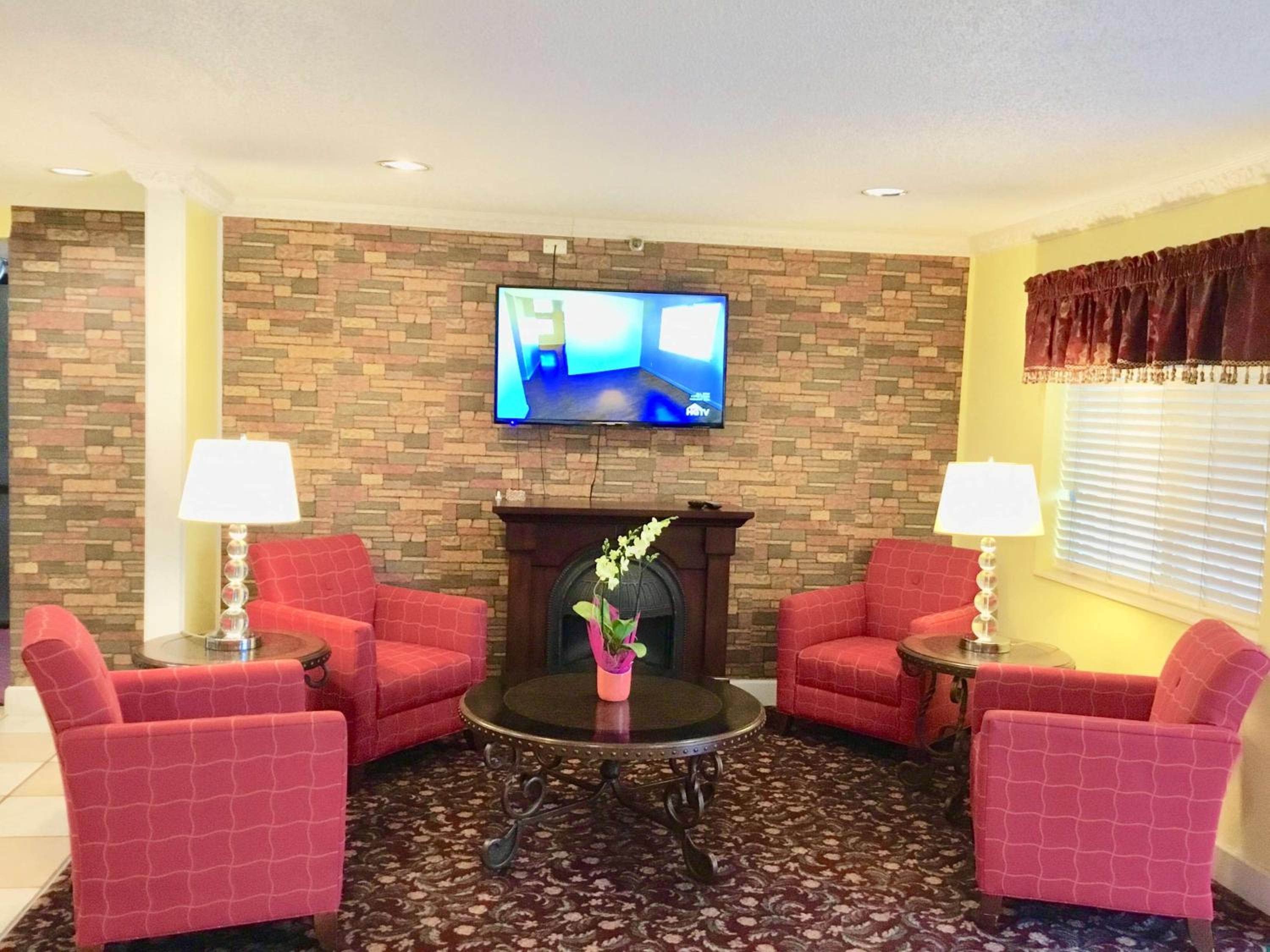 Days Inn by Wyndham Lake Village view 5