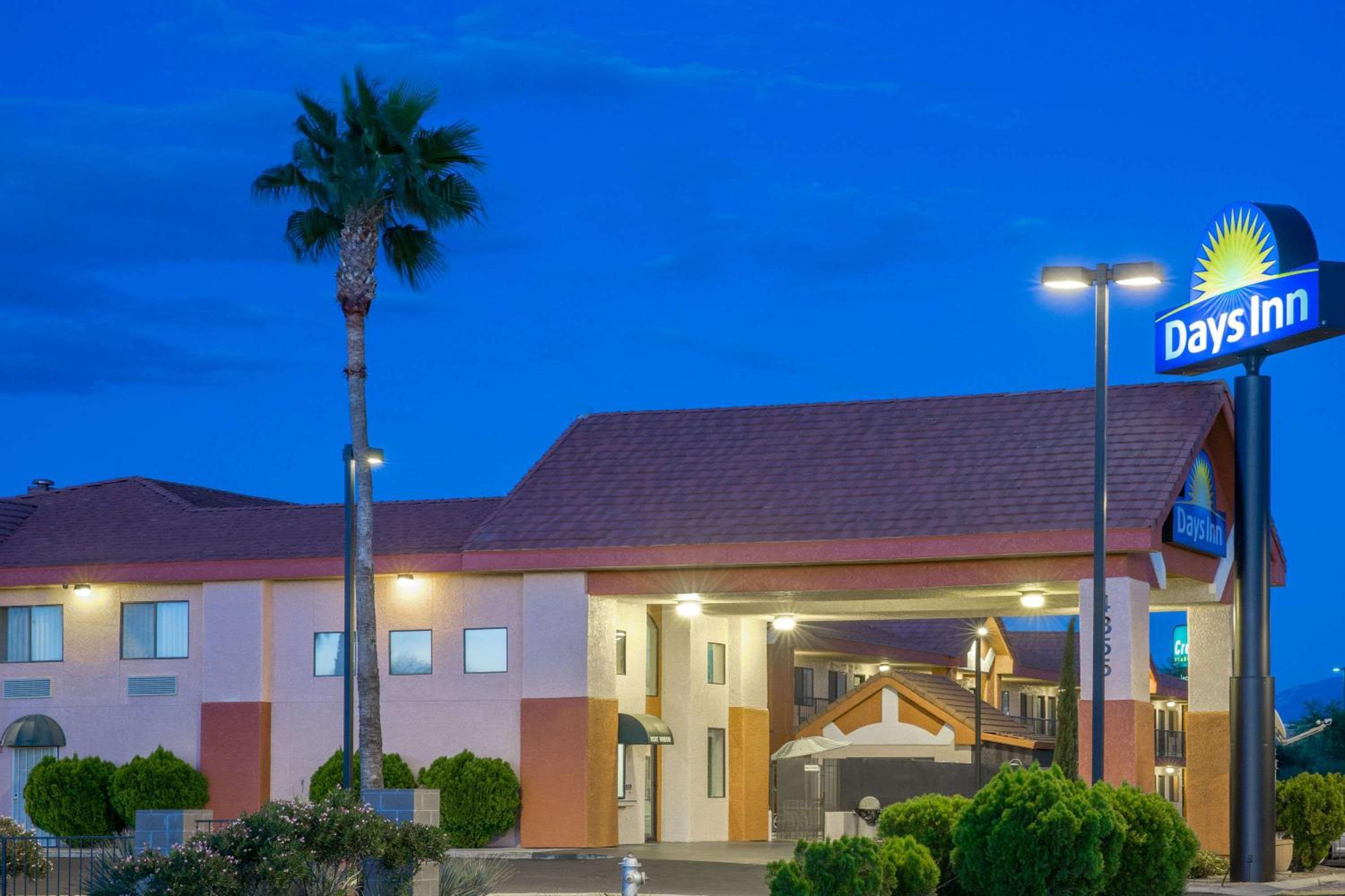 Hotel Days Inn by Wyndham Tucson Airport - Image 1