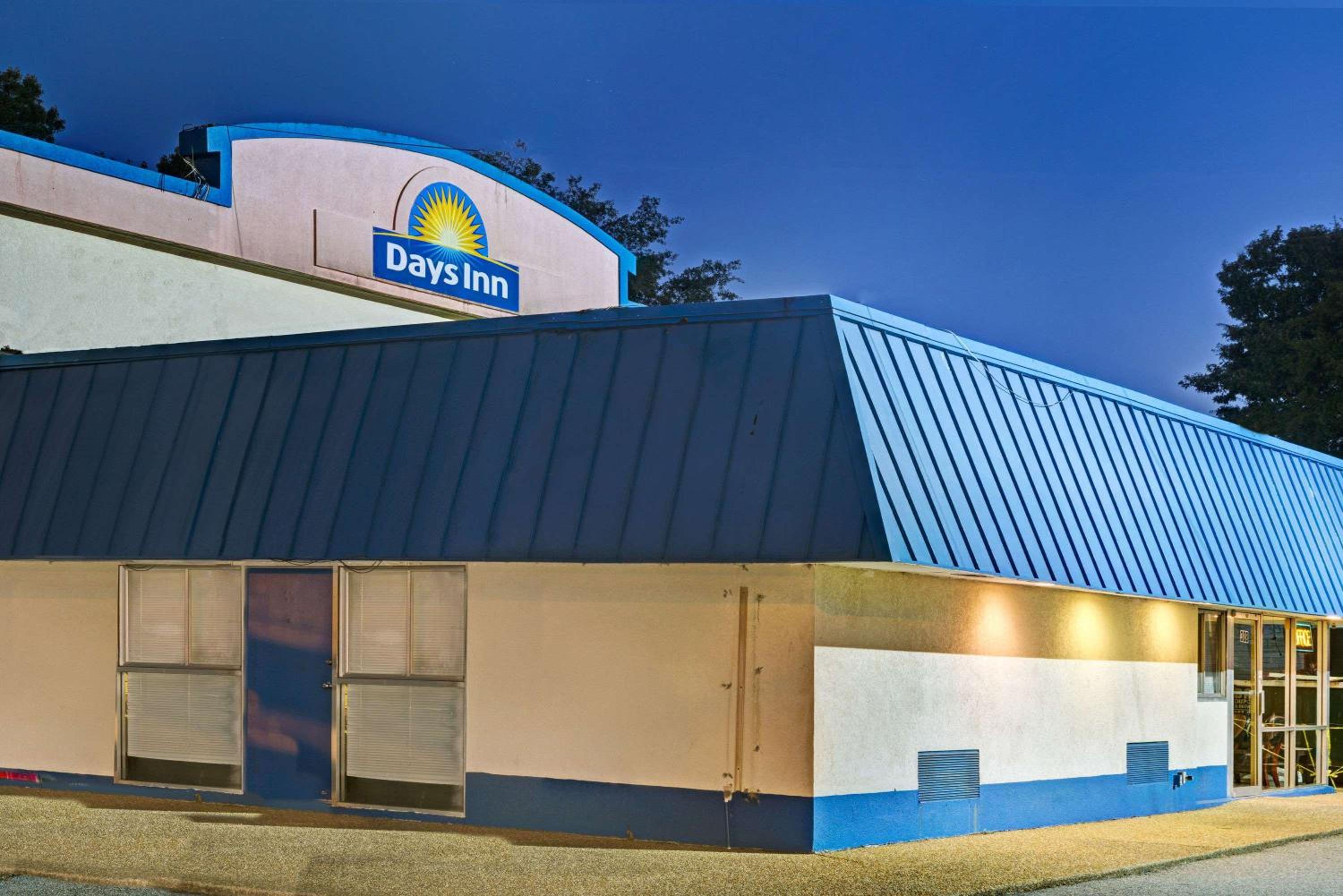 Elizabeth City Vacations - Days Inn by Wyndham Elizabeth City - Property Image 1