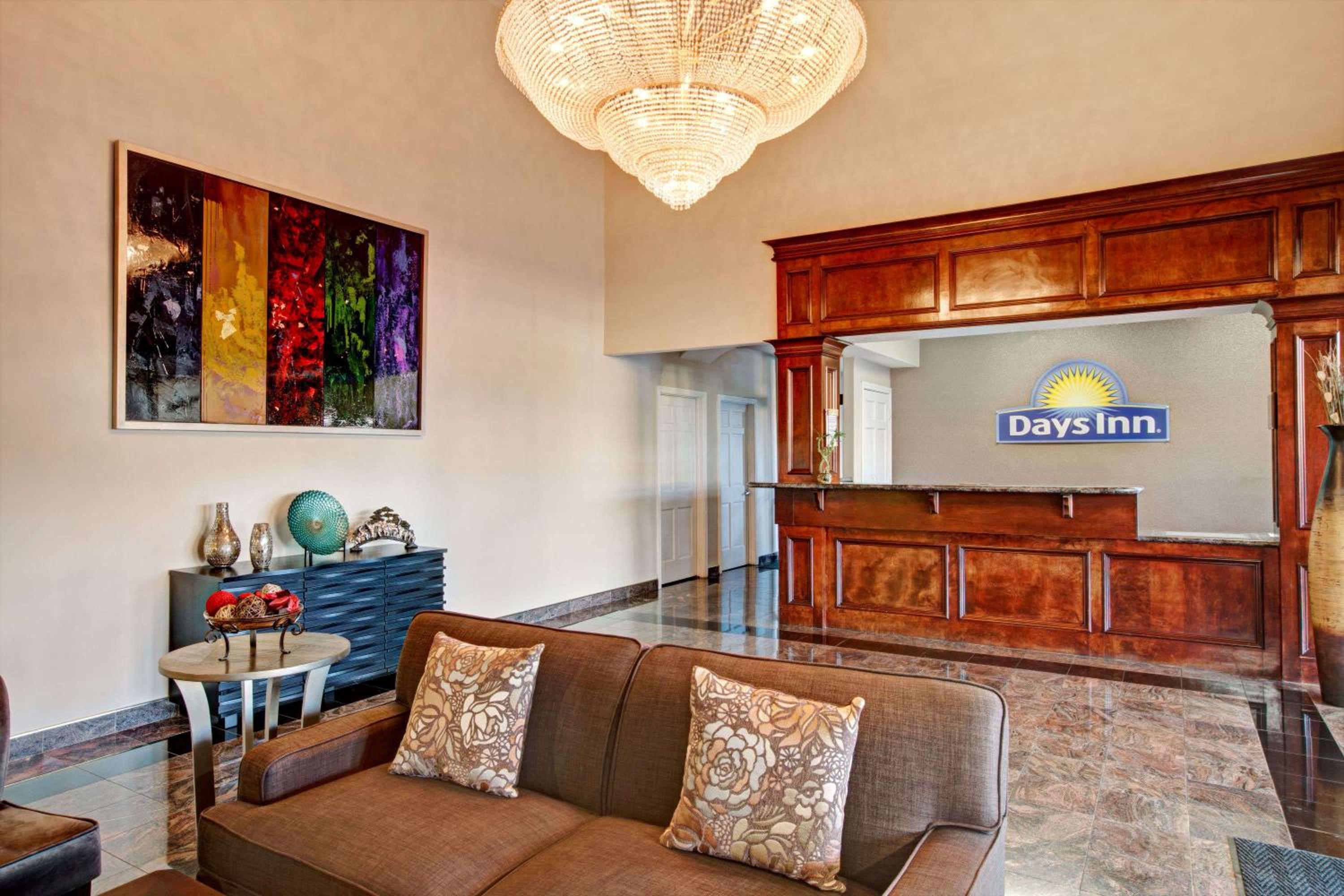 Days Inn & Suites by Wyndham Houston North - Spring view 2