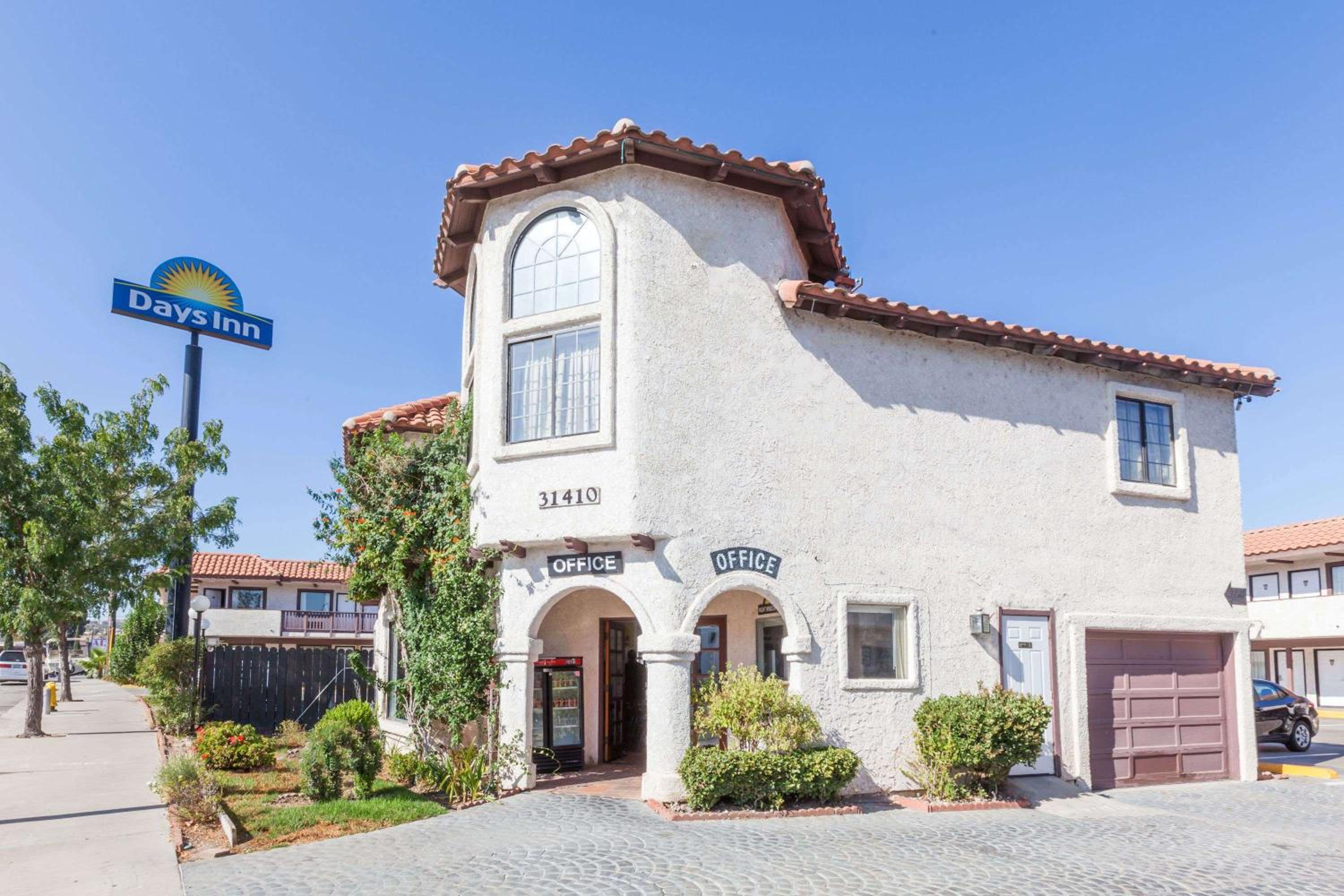 Days Inn by Wyndham Castaic Six Flags Magic Mountain - Property Image 17