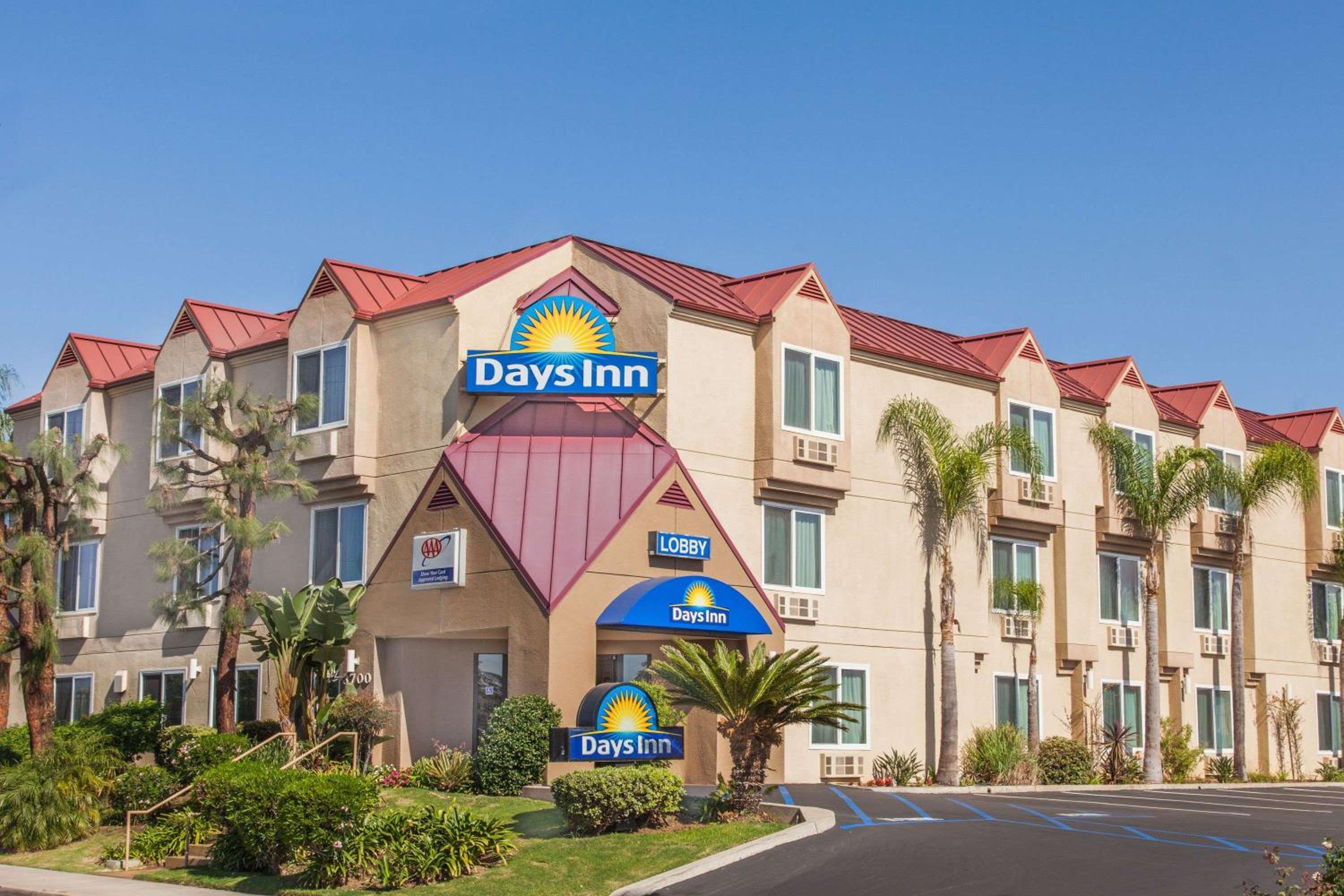 Hotel Days Inn by Wyndham Carlsbad - Image 1