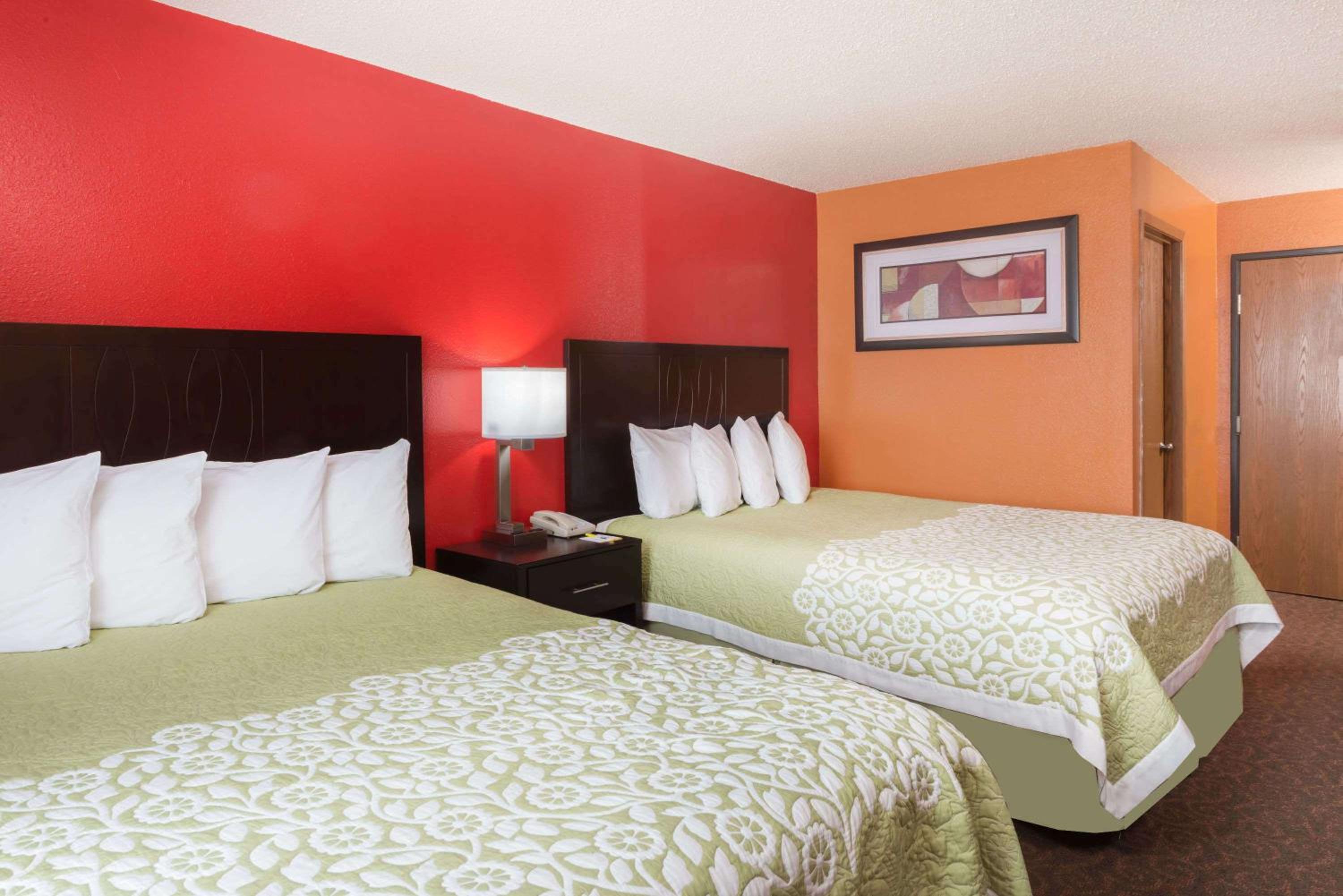 Days Inn by Wyndham Mexico view 5