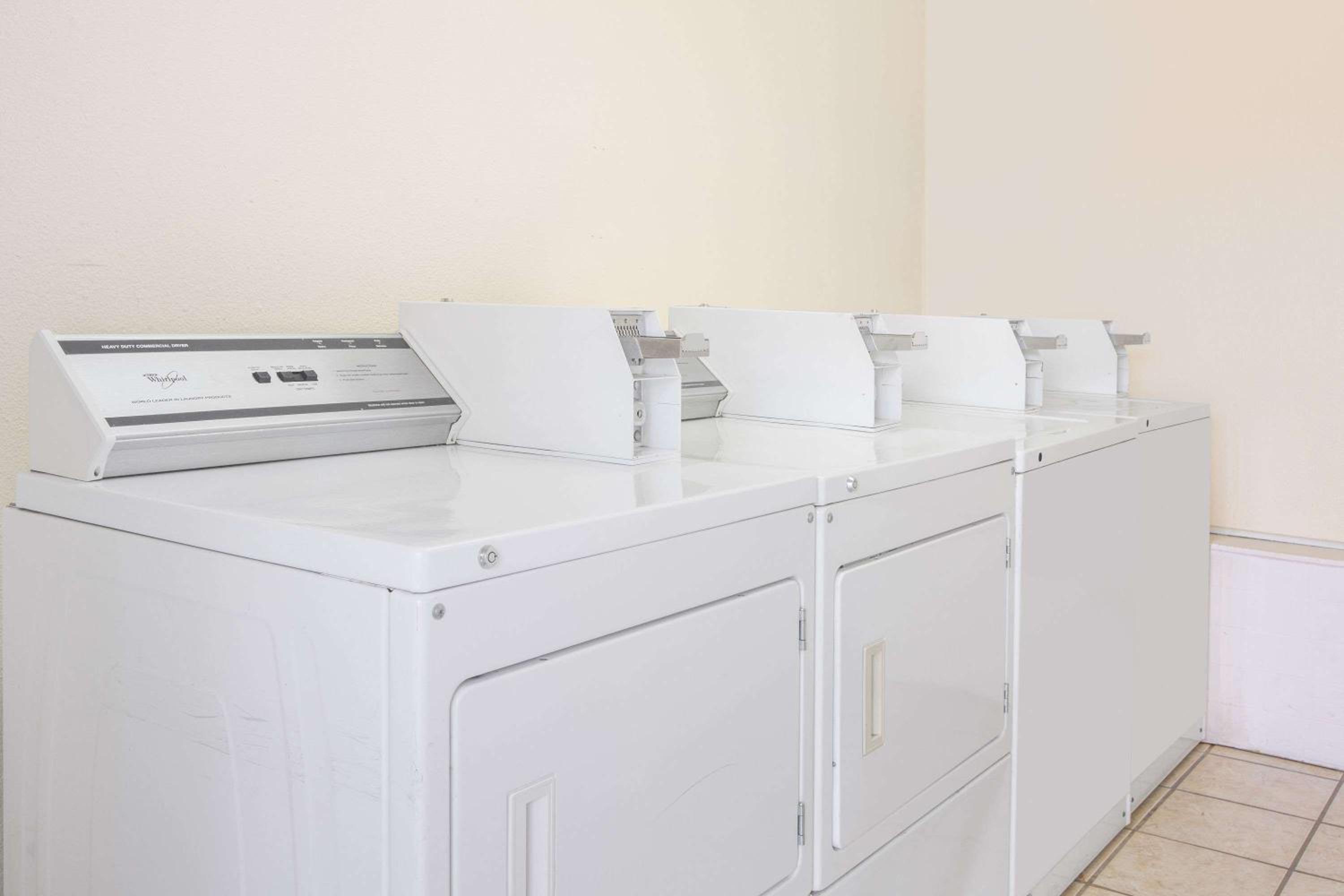 Marshall Vacations - Days Inn  Suites by Wyndham Marshall - Property Image 18