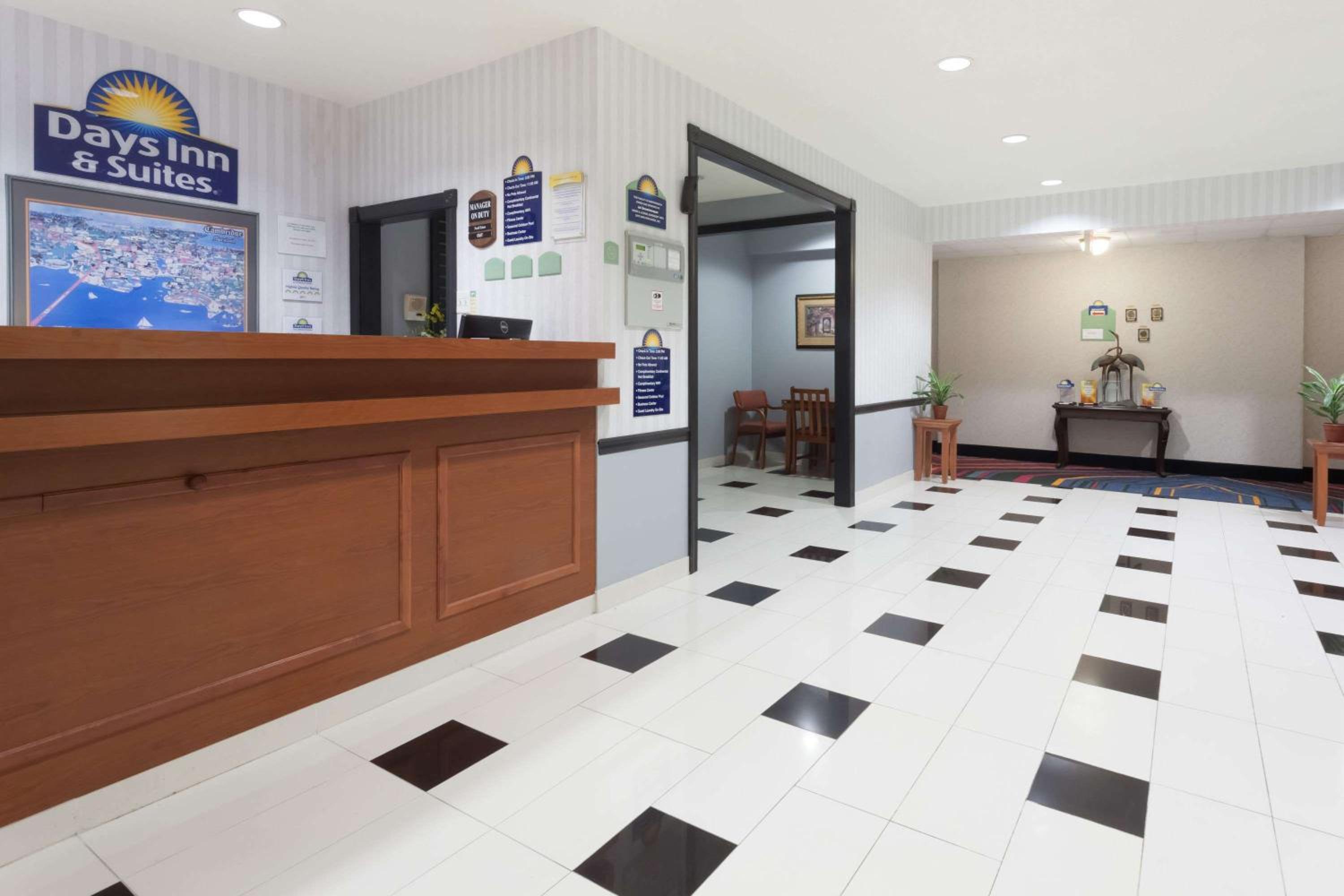 Days Inn & Suites by Wyndham Cambridge view 2