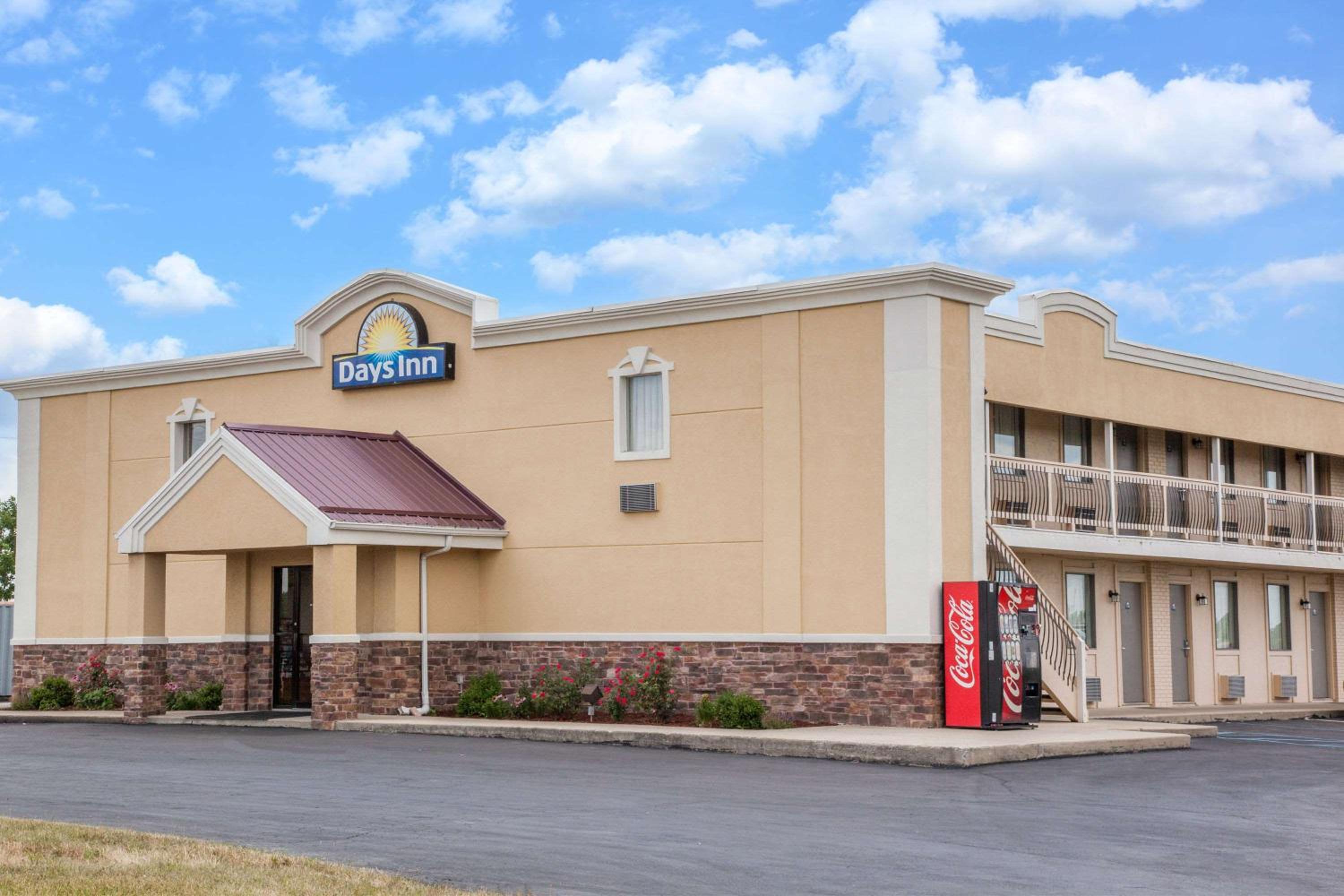 Fort Wayne Vacations - Days Inn by Wyndham Fort Wayne - Property Image 14