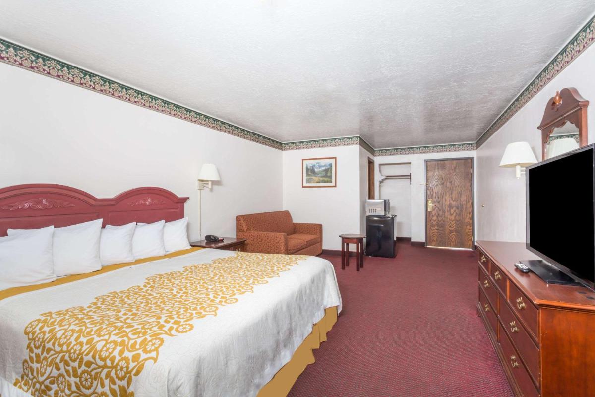 Evanston Vacations - Days Inn by Wyndham Evanston WY - Property Image 2