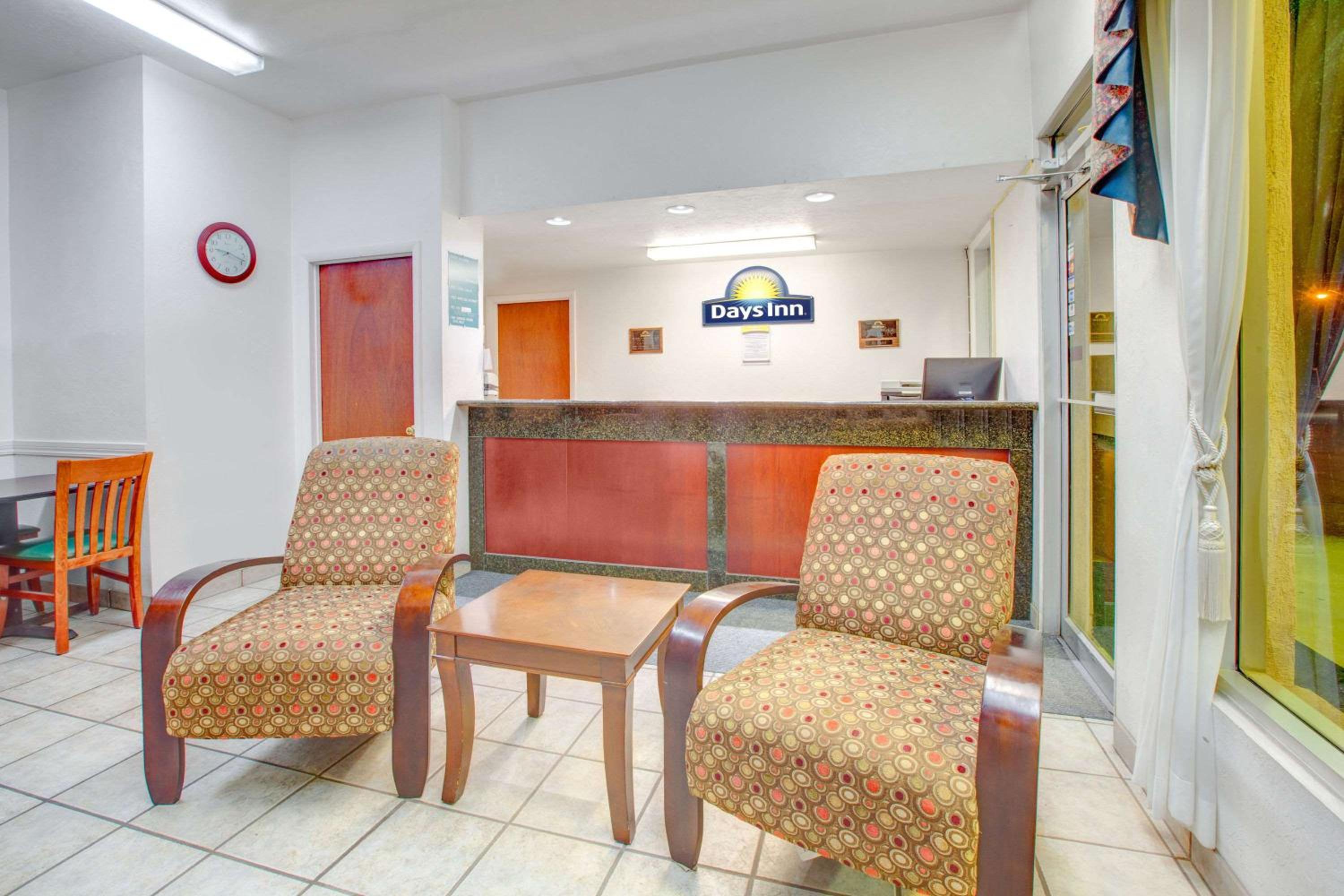Days Inn by Wyndham Okemah view 2