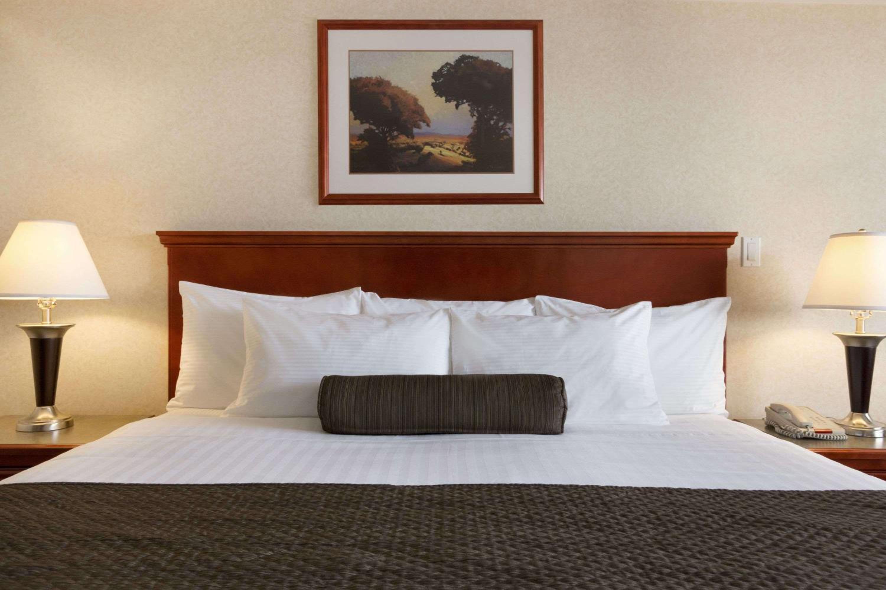 Langley Vacations - Days Inn  Suites by Wyndham Langley - Property Image 7